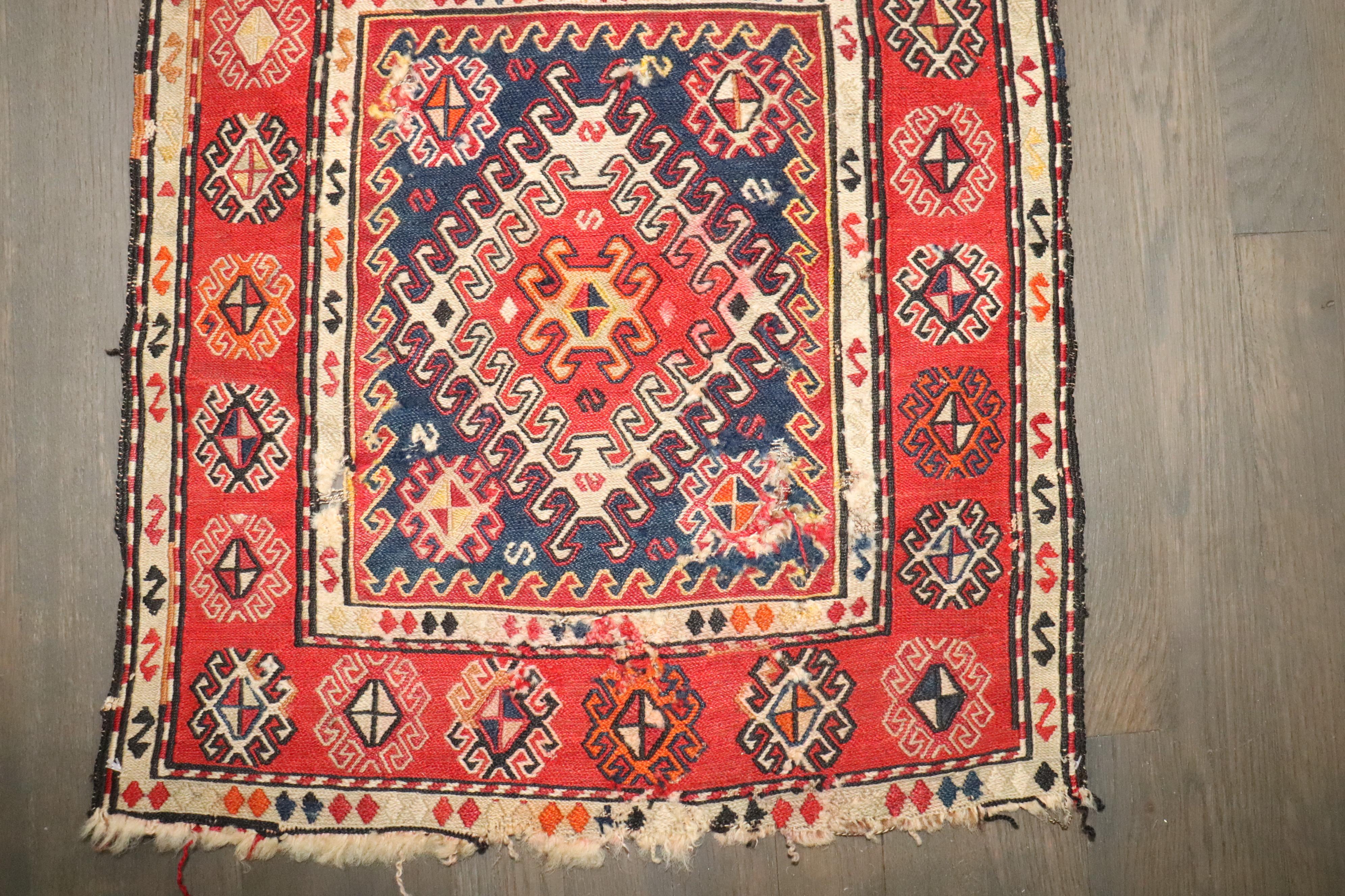 Zabihi Collection 19th Century Antique Persian Soumac (19. Jahrhundert) im Angebot