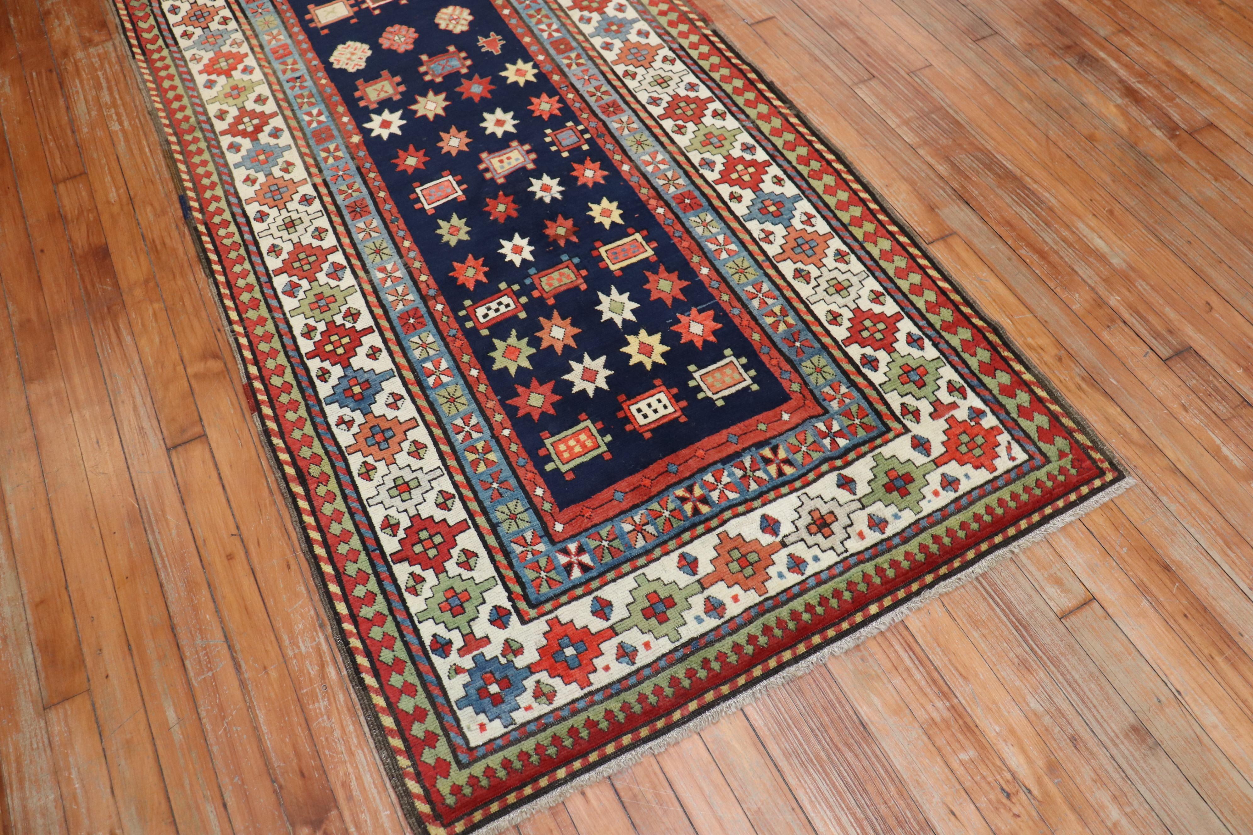 Tapis de couloir talish ancien de la collection Zabihi du 19ème siècle Bon état - En vente à New York, NY