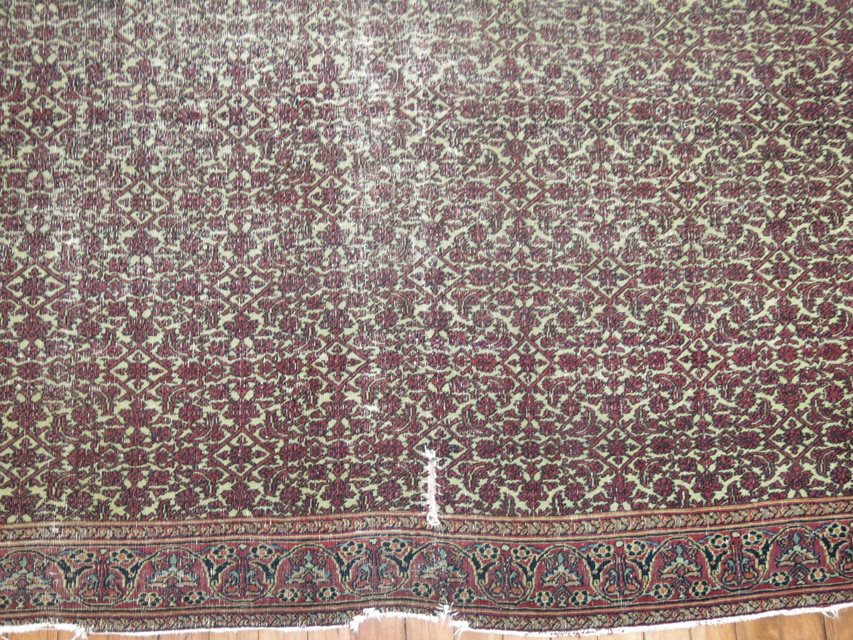 Zabihi Kollektion 19. Jahrhundert Distressed Persischer Teppich im Used-Look (Wolle) im Angebot