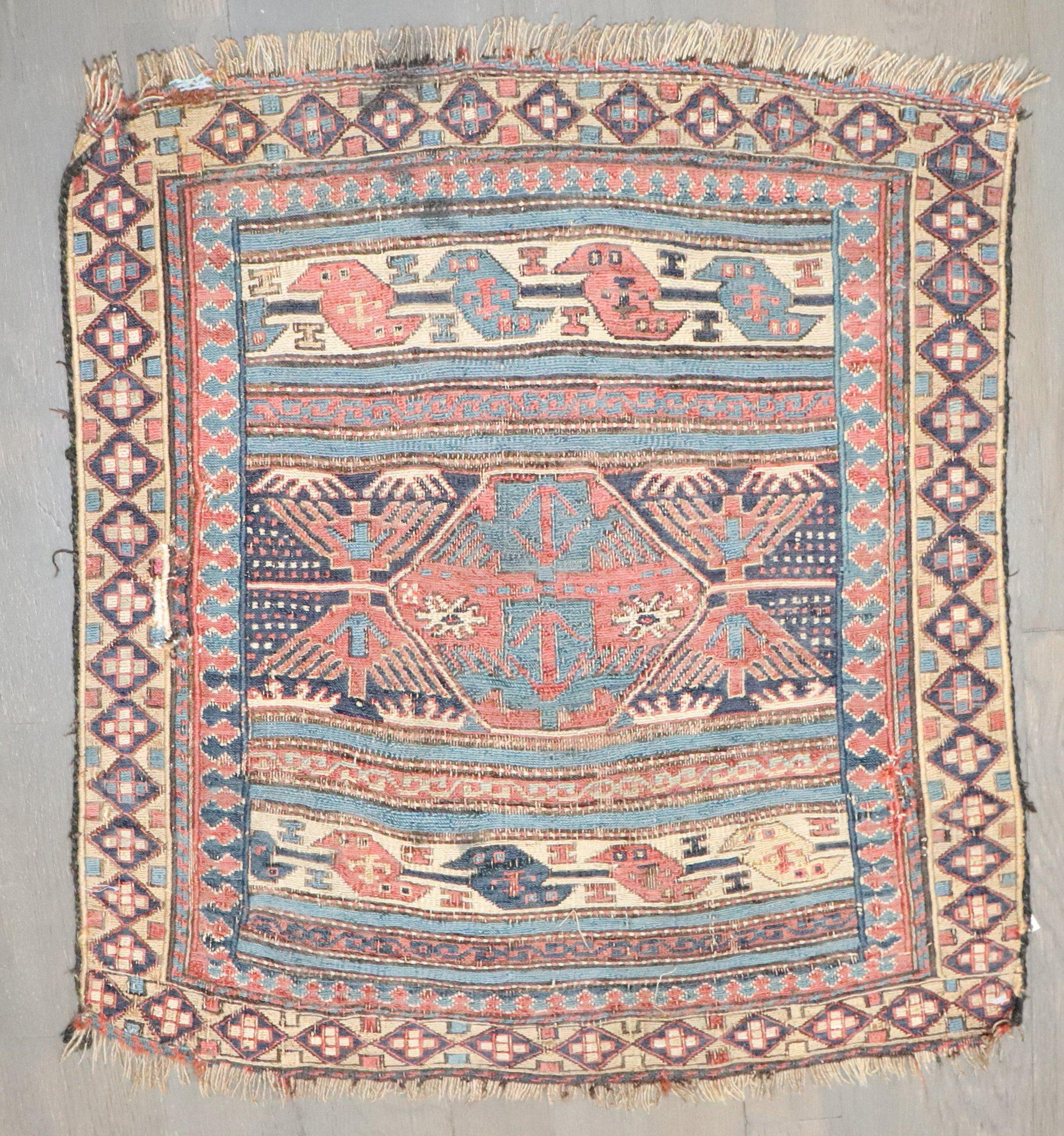 Zabihi Collection 19° secolo Tribale Antico Persiano Soumac In condizioni discrete in vendita a New York, NY