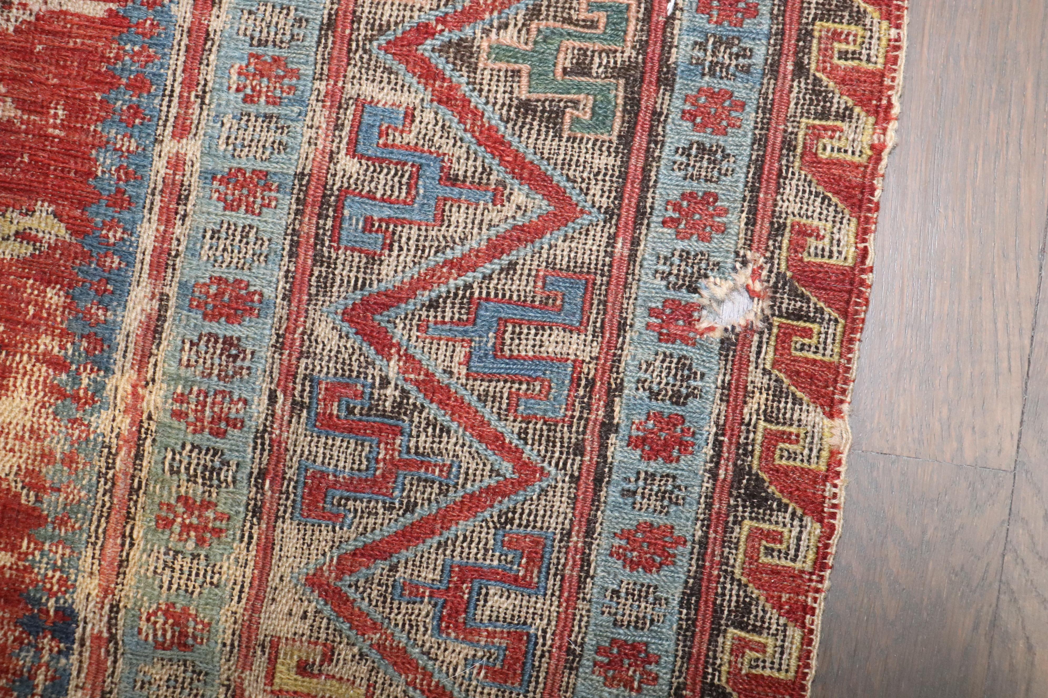Tissé à la main Collection Zabihi du 19ème siècle porté Soumac caucasien ancien tissé à plat en vente