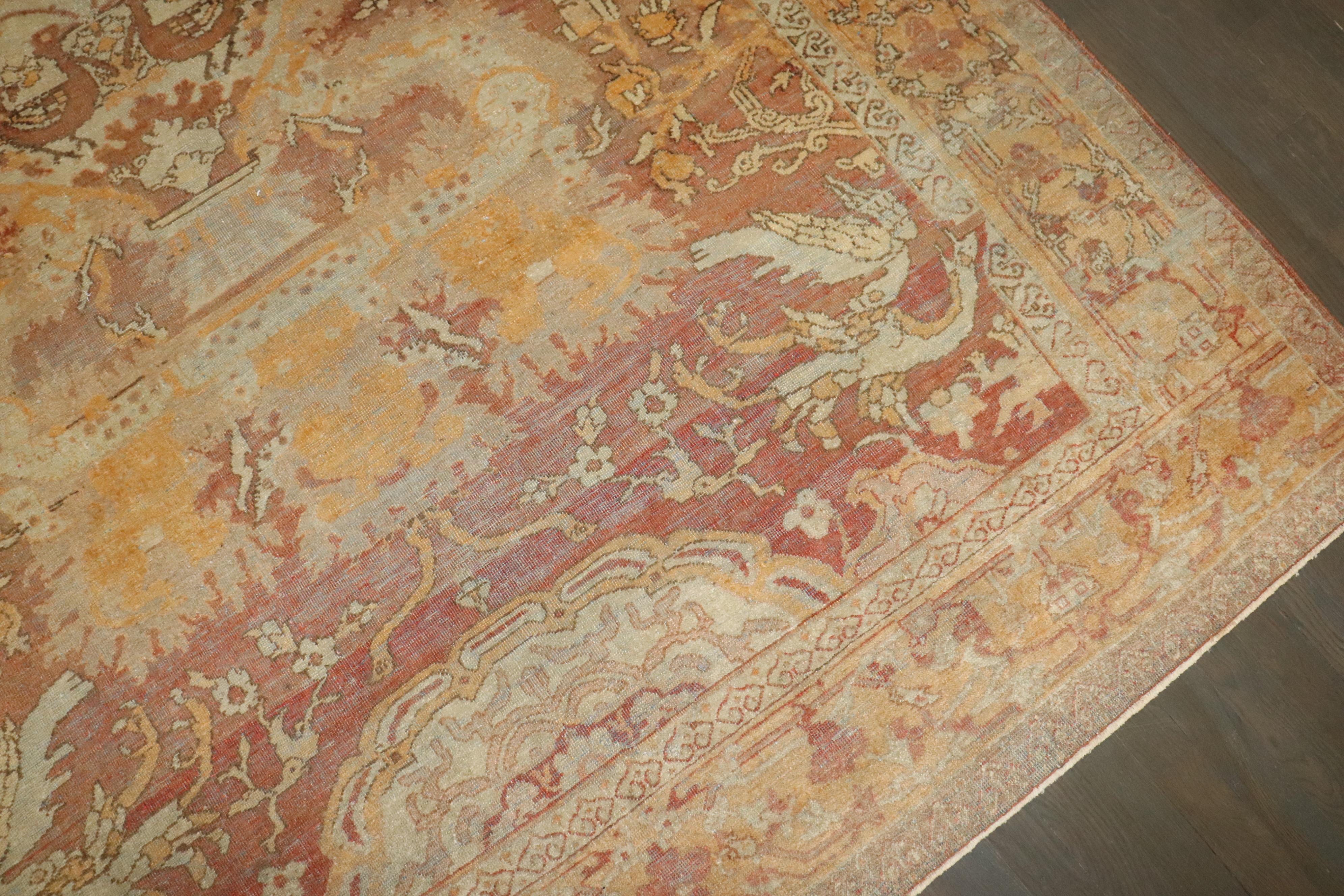 Antiker quadratischer Agra-Teppich der Zabihi-Kollektion mit malerischem Tier aus dem 19. Jahrhundert (Handgeknüpft) im Angebot