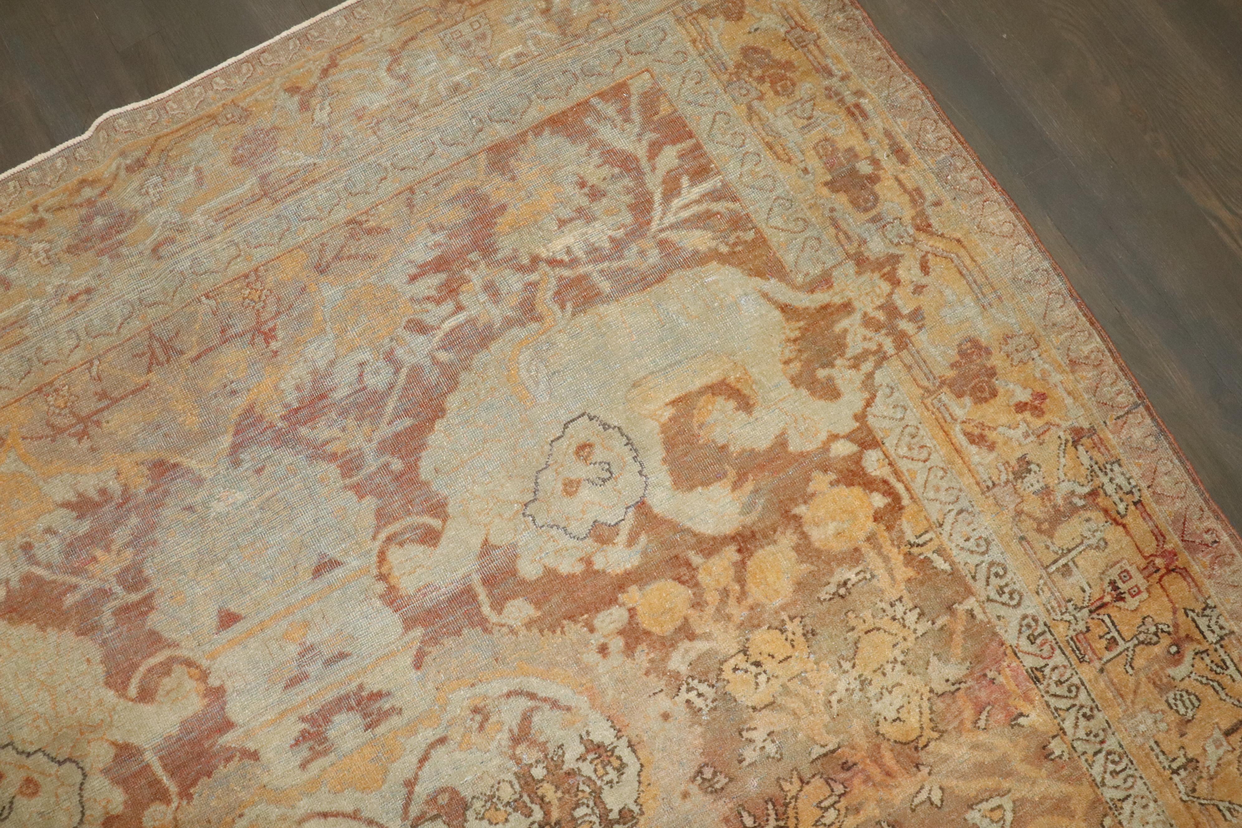 Antiker quadratischer Agra-Teppich der Zabihi-Kollektion mit malerischem Tier aus dem 19. Jahrhundert (Wolle) im Angebot