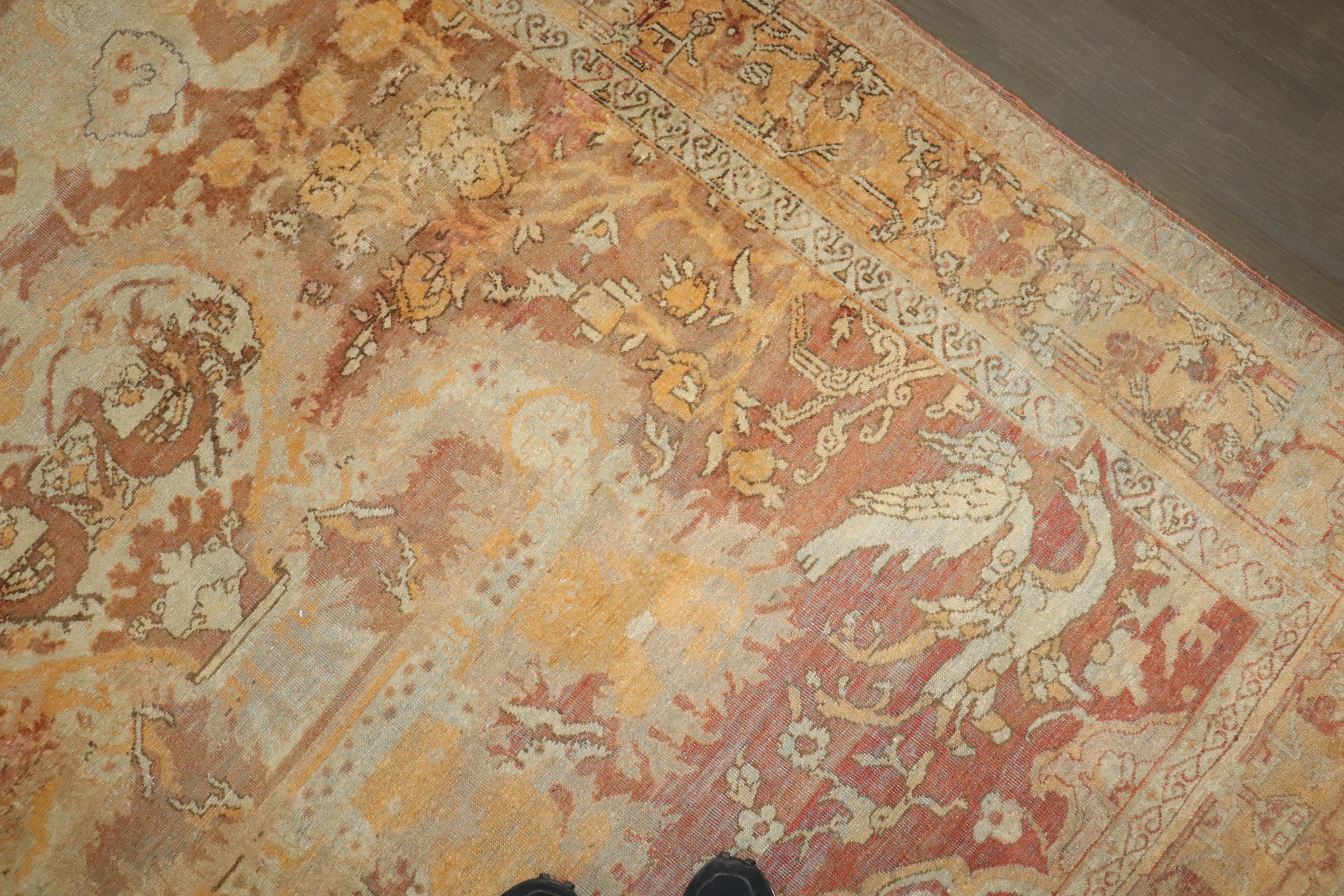 Antiker quadratischer Agra-Teppich der Zabihi-Kollektion mit malerischem Tier aus dem 19. Jahrhundert im Angebot 1