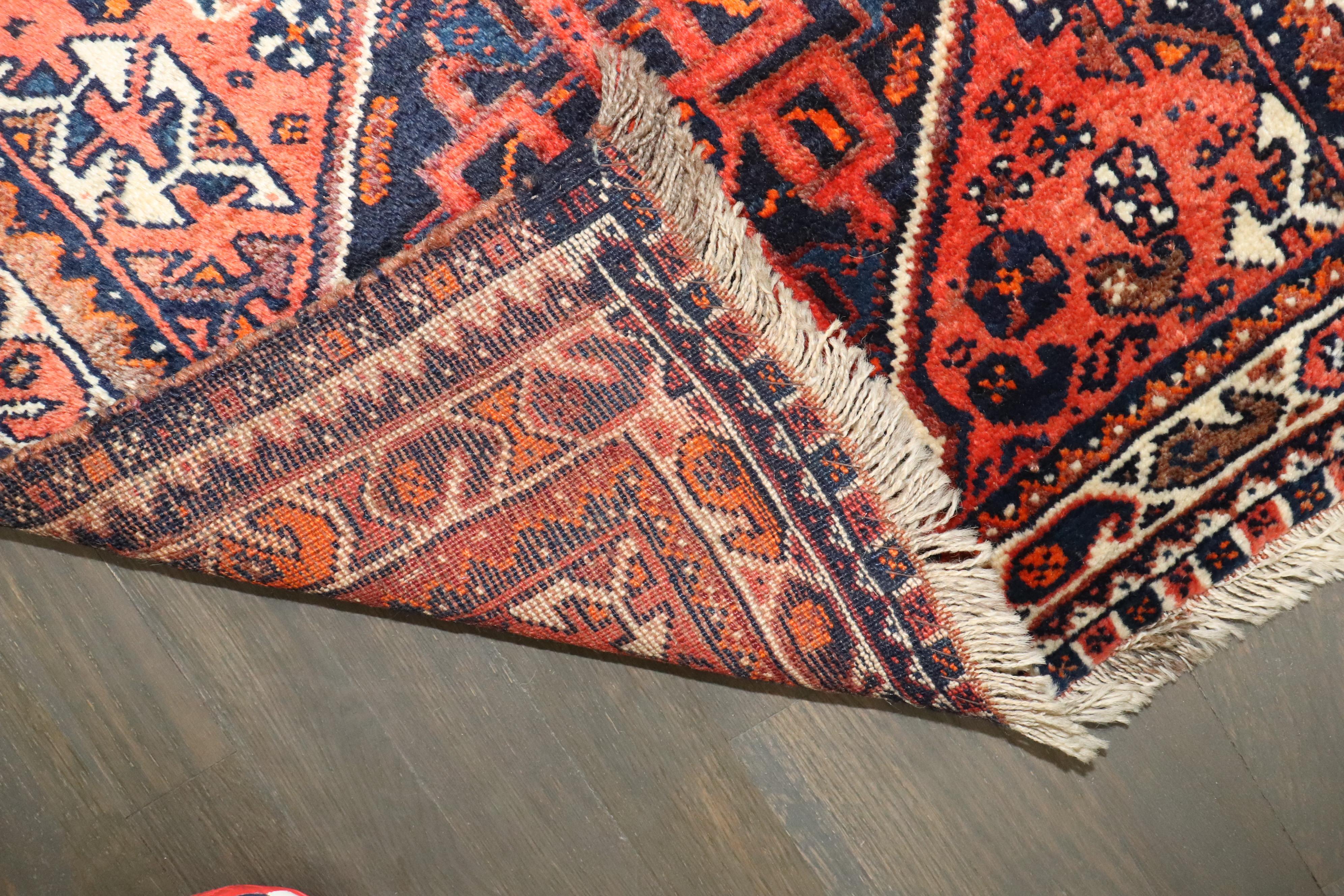 Colección Zabihi Alfombra Persa Siglo 20h Cara de Bolsa en Bueno estado para la venta en New York, NY