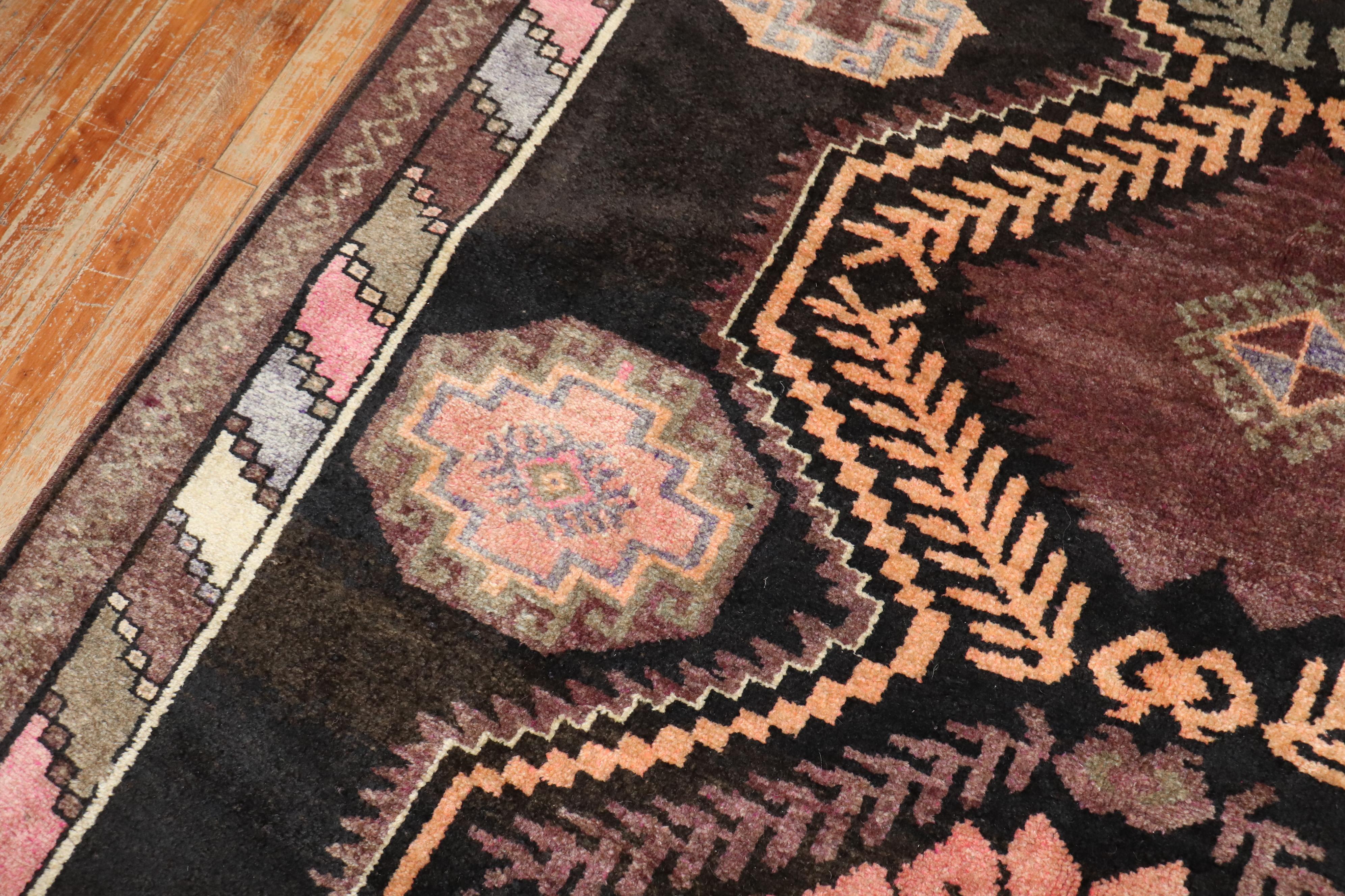 Descrizione
Galleria Turca di Kars del 1972

Dettagli
rug no.	j3592
dimensione	6' 3