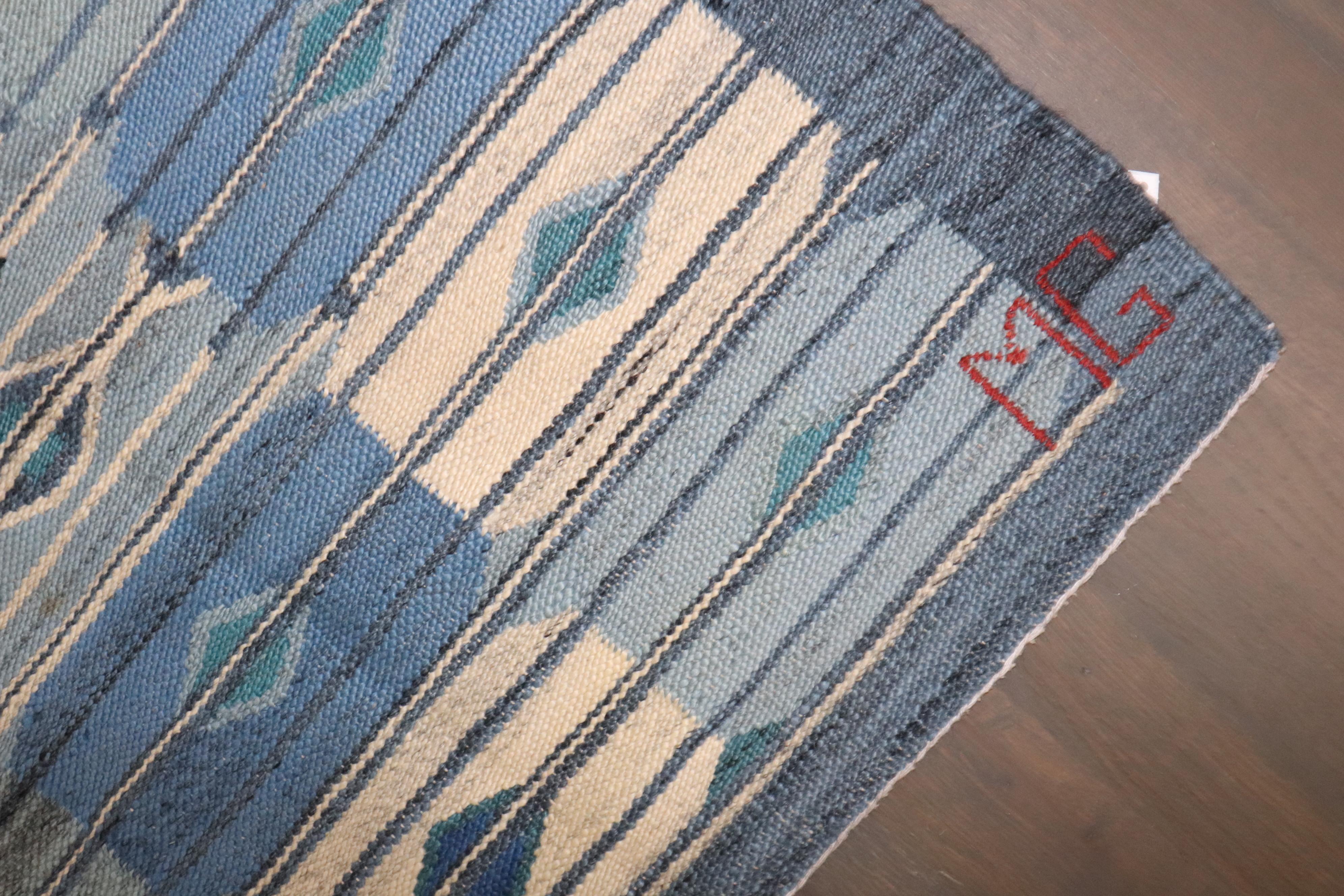 XX secolo Zabihi Collection'S Kilim svedese astratto blu in vendita