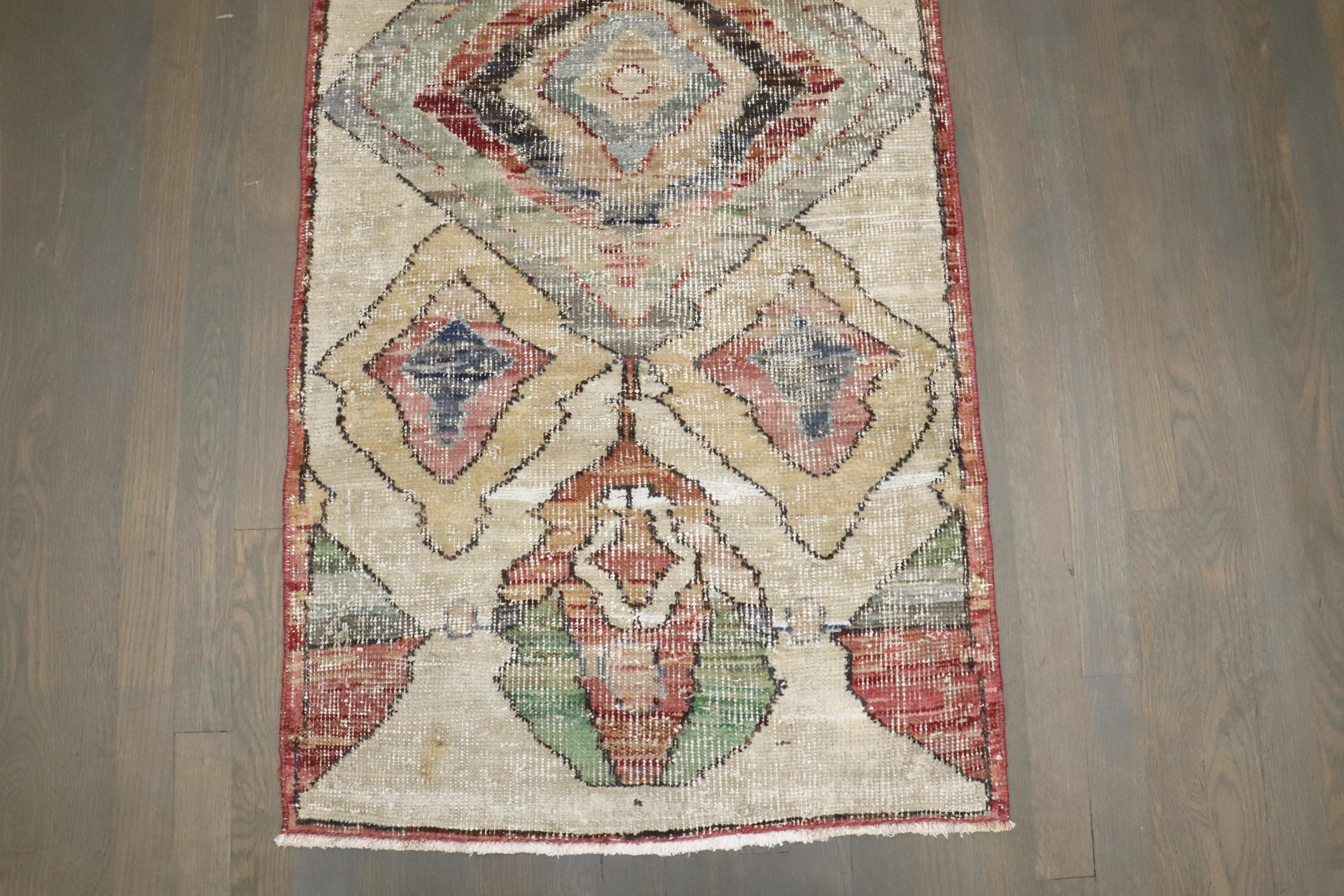 ein türkischer anatolischer geometrischer Deko-Teppich aus der Mitte des 20.

Einzelheiten
Teppich nein.	j4525
Größe	2' 2
