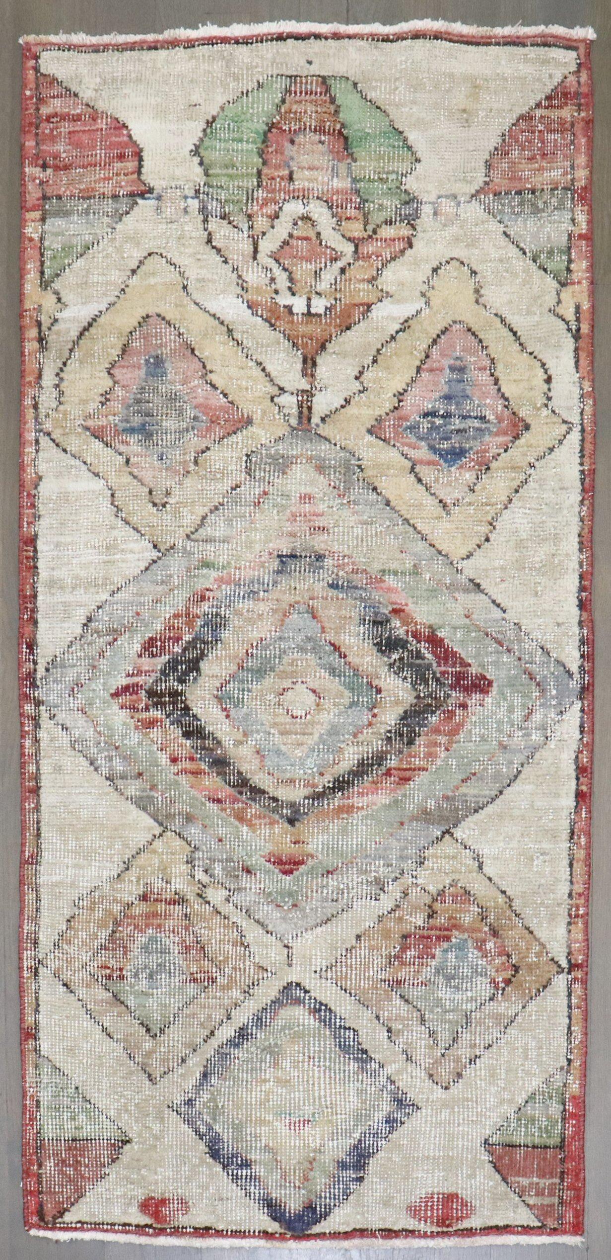 Zabihi Collection Abstrakt Mitte des 20. Jahrhunderts Türkischer Deko-Teppich (Moderne der Mitte des Jahrhunderts) im Angebot