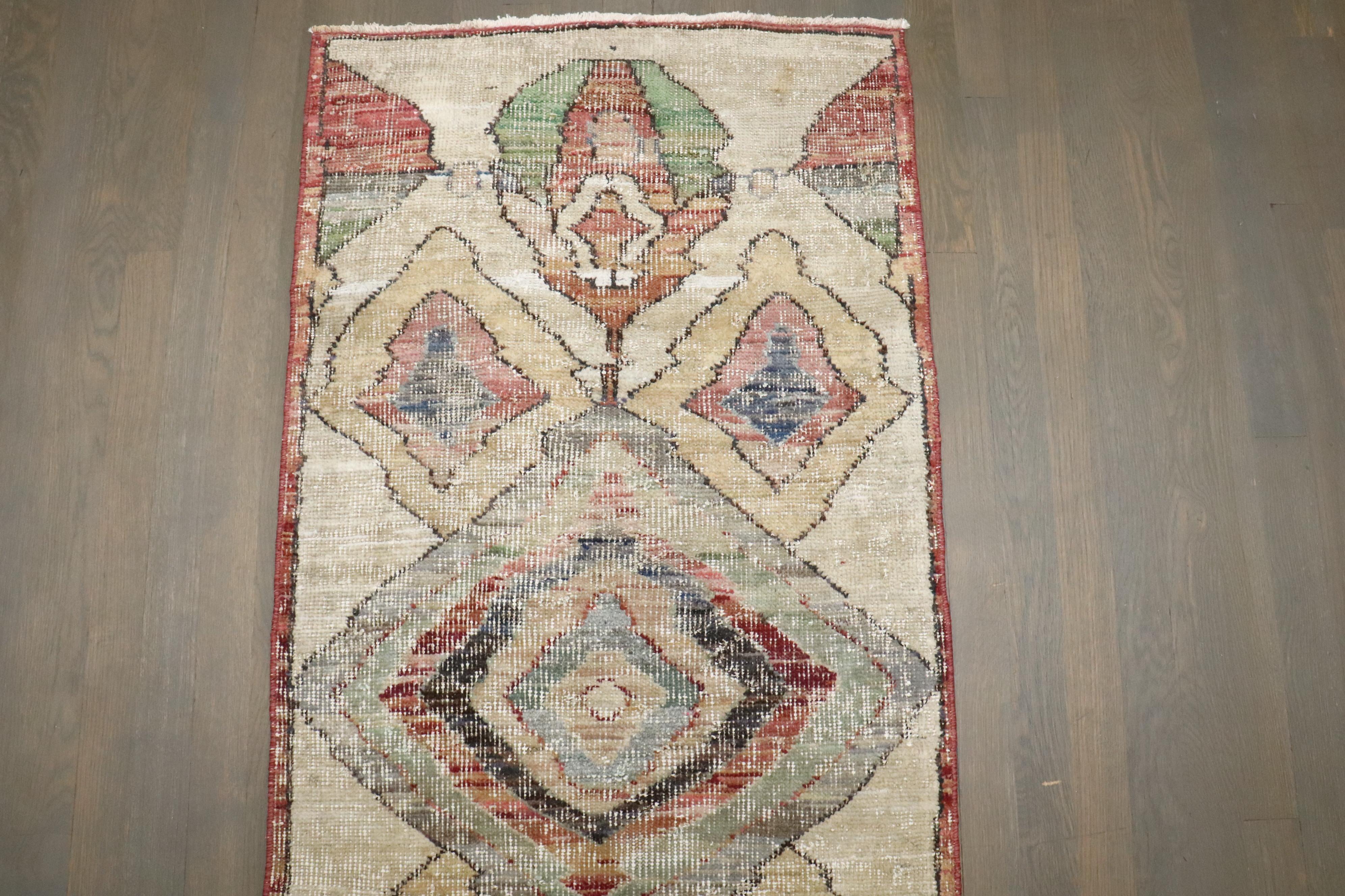 Zabihi Collection Abstrakt Mitte des 20. Jahrhunderts Türkischer Deko-Teppich (Wolle) im Angebot