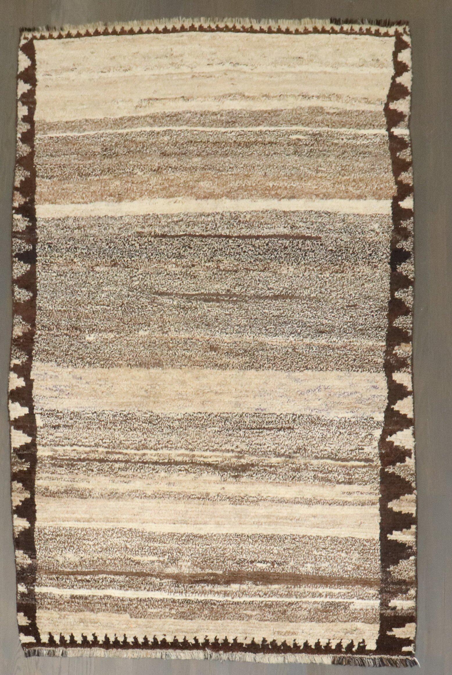 Abstrakter persischer Gabbeh-Teppich aus der Zabihi-Kollektion (Wolle) im Angebot