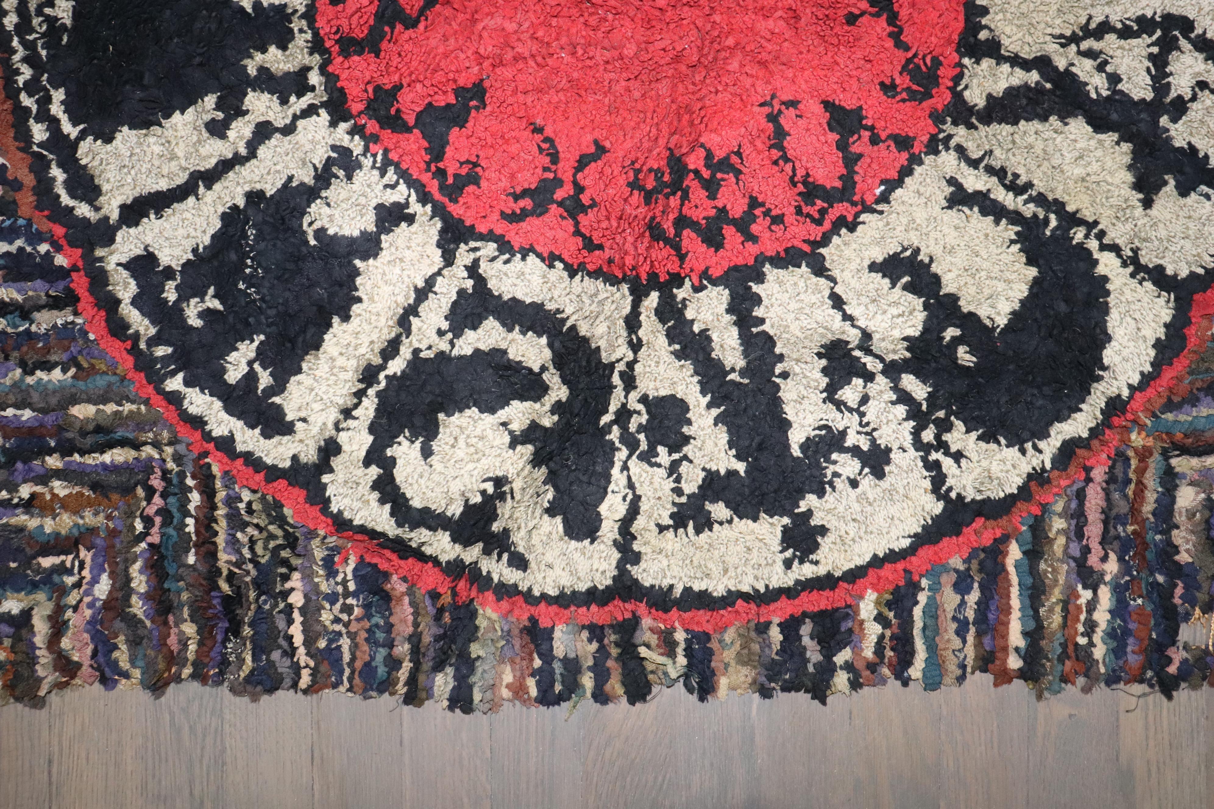 Zabihi Collection American Hooked Zodiac Horoscope Vintage Square Rug In Good Condition For Sale In New York, NY