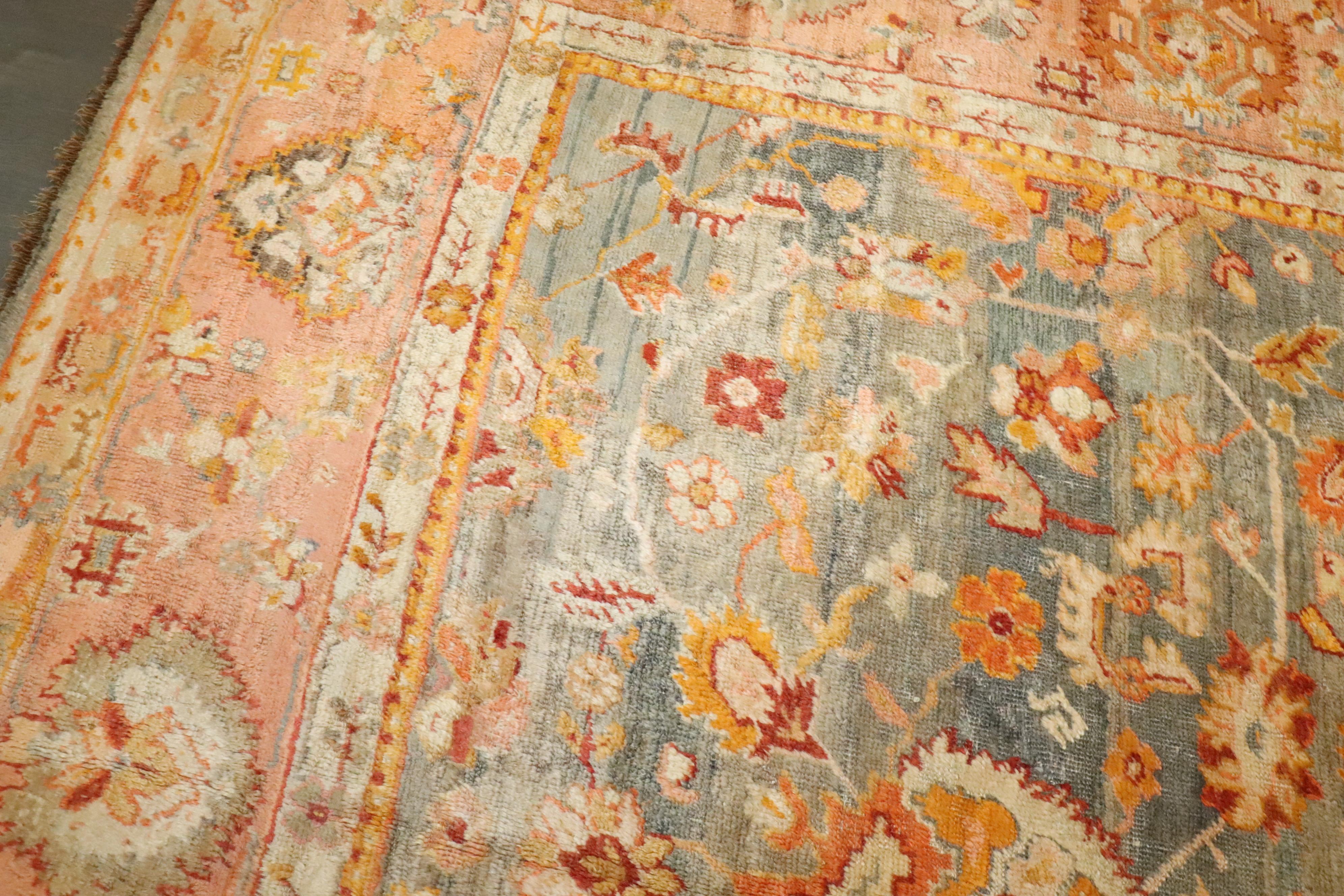 Tappeto Zabihi Collection'S antico in angora Oushak del XIX secolo in vendita 4