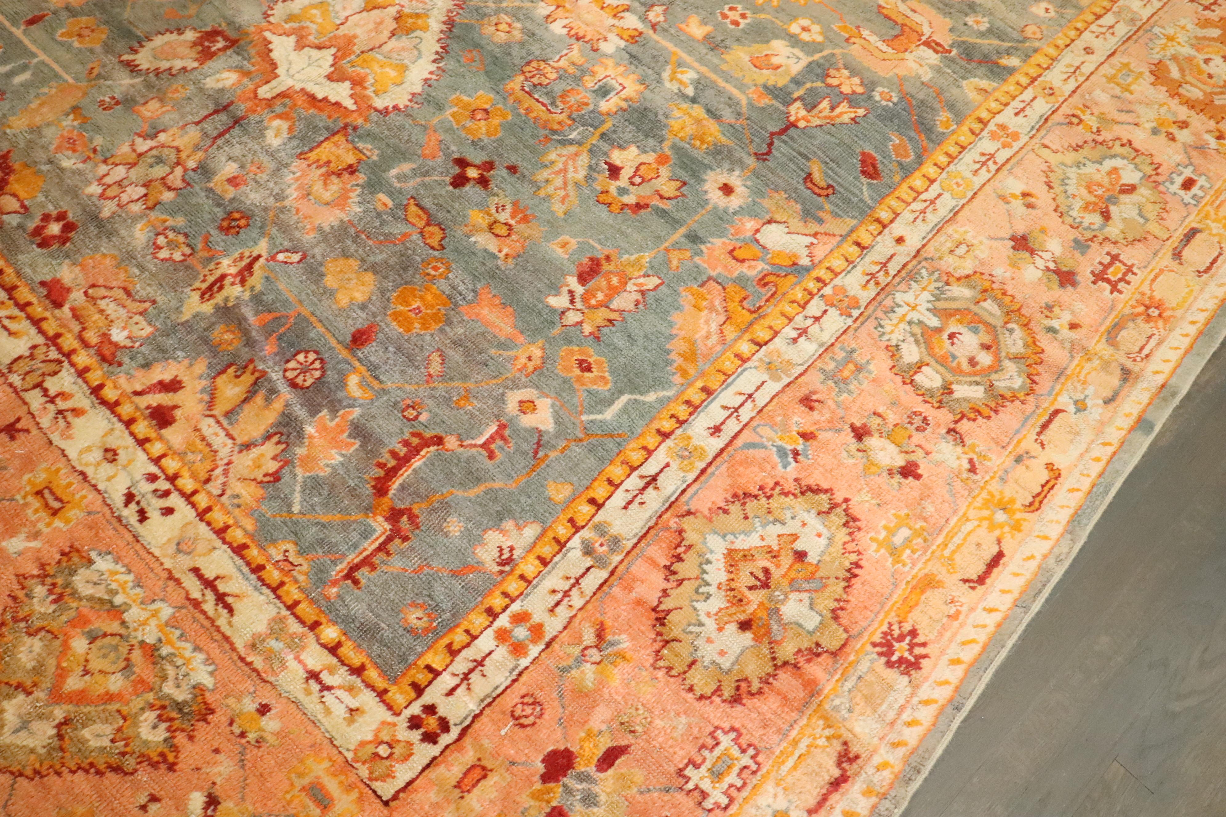 Tessuto a mano Tappeto Zabihi Collection'S antico in angora Oushak del XIX secolo in vendita