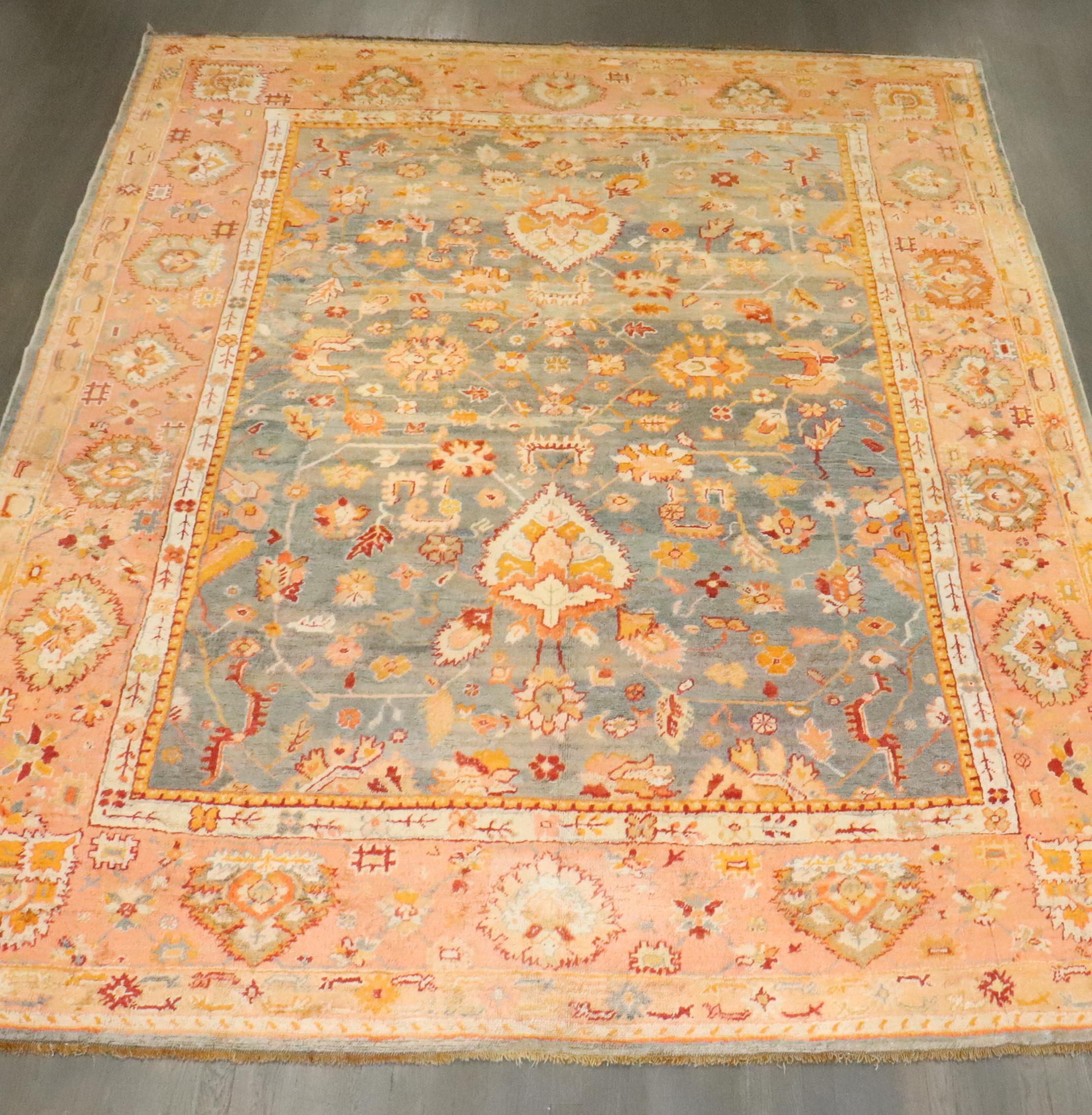 Tappeto Zabihi Collection'S antico in angora Oushak del XIX secolo in vendita 2