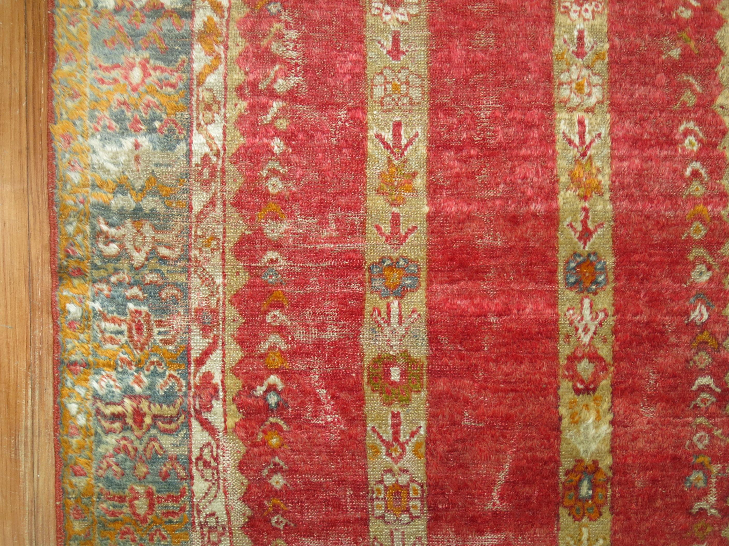 XIX secolo Tappeto Zabihi Collection Antique Angora Oushak Scroll Prayer in vendita