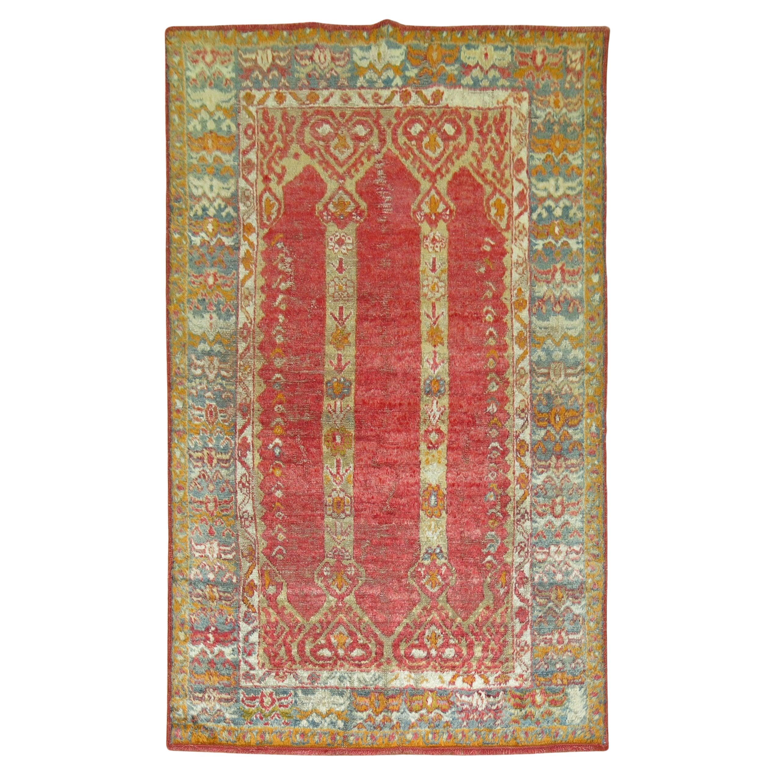 Colección Zabihi Alfombra de oración de angora antigua con volutas de Oushak