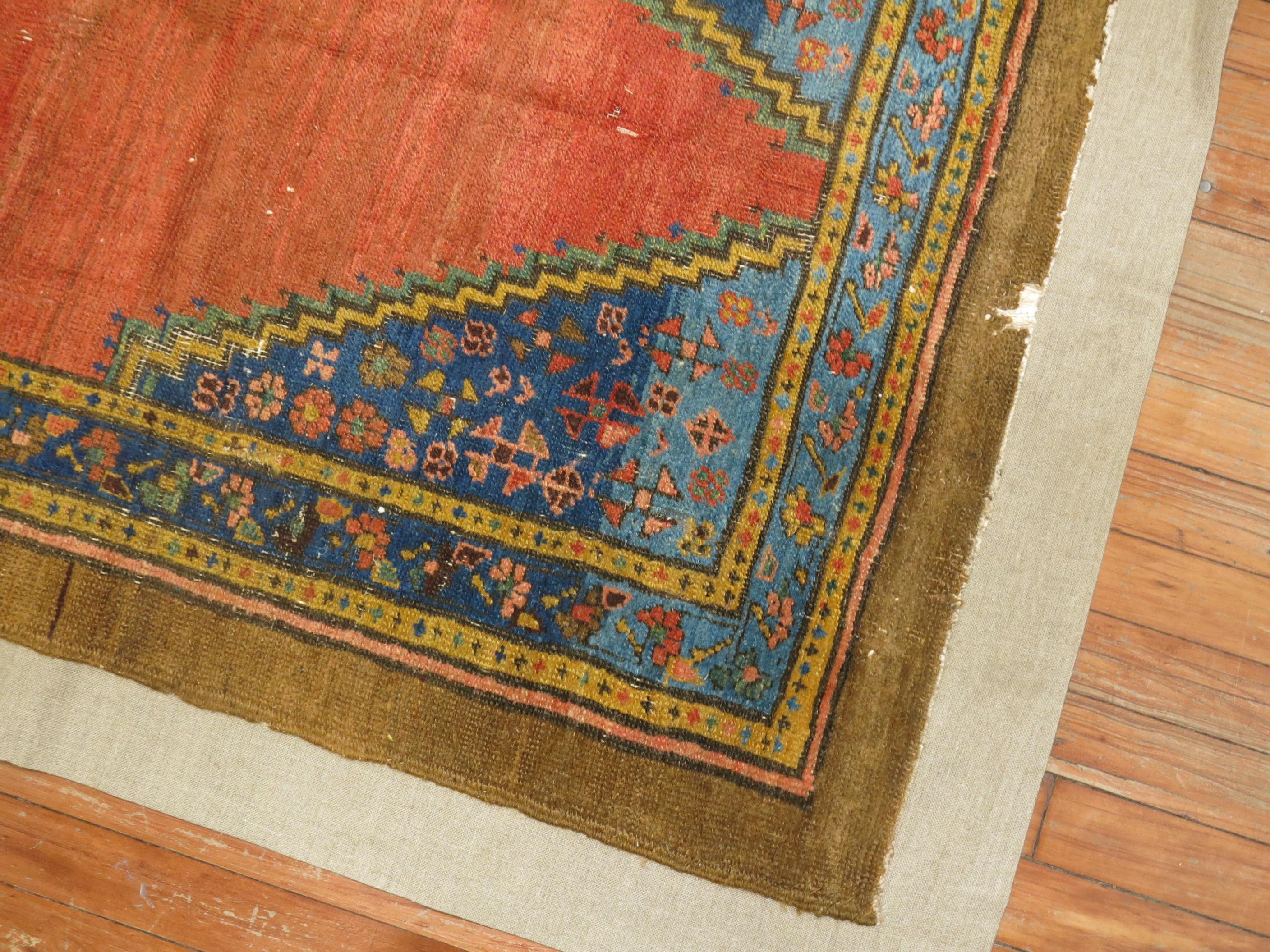 Tappeto antico Bakshaish su tessuto della Collection'S di Zabihi In condizioni deteriorate in vendita a New York, NY