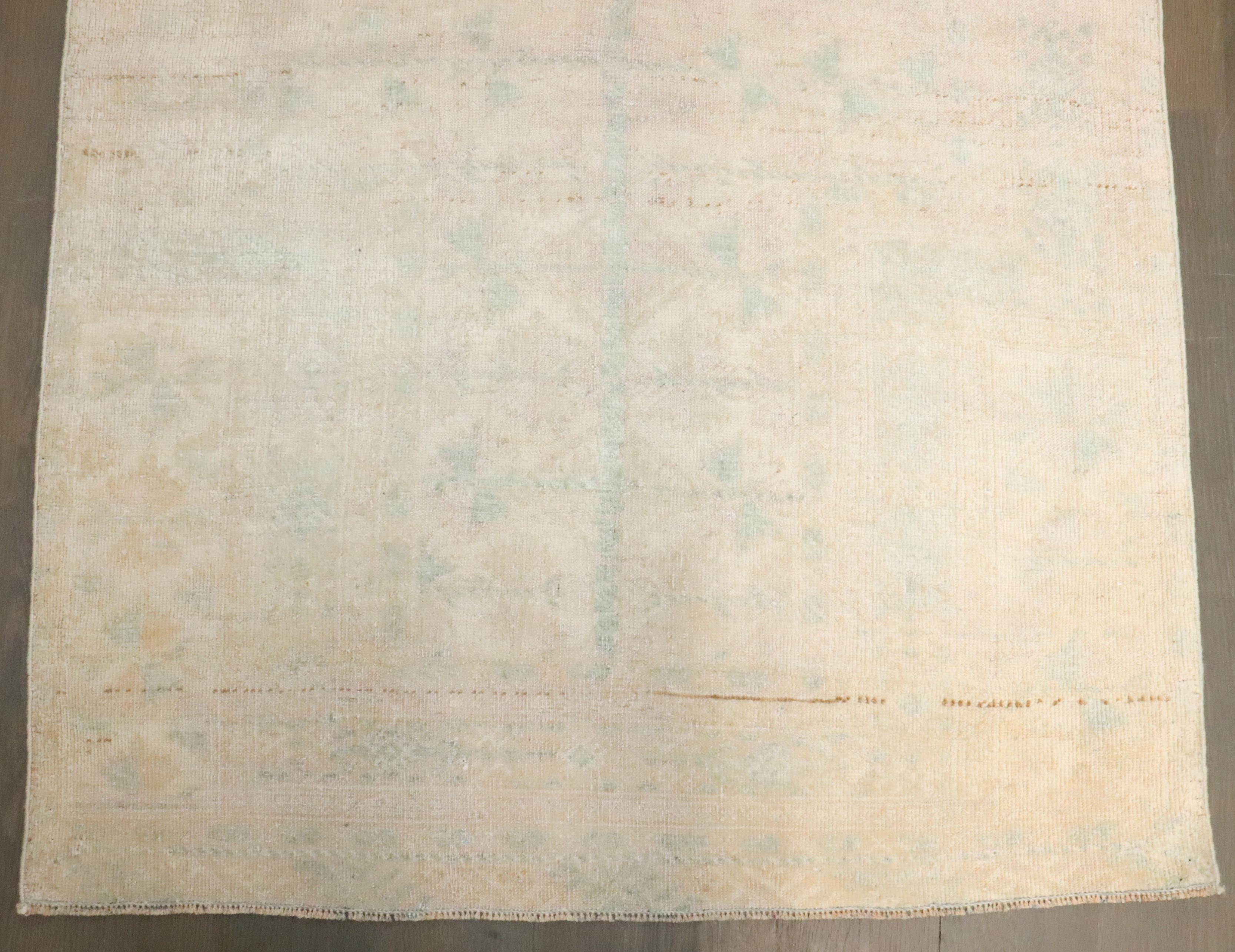 Colección Zabihi Alfombra Antique Balouch Blanqueada Adirondack en venta