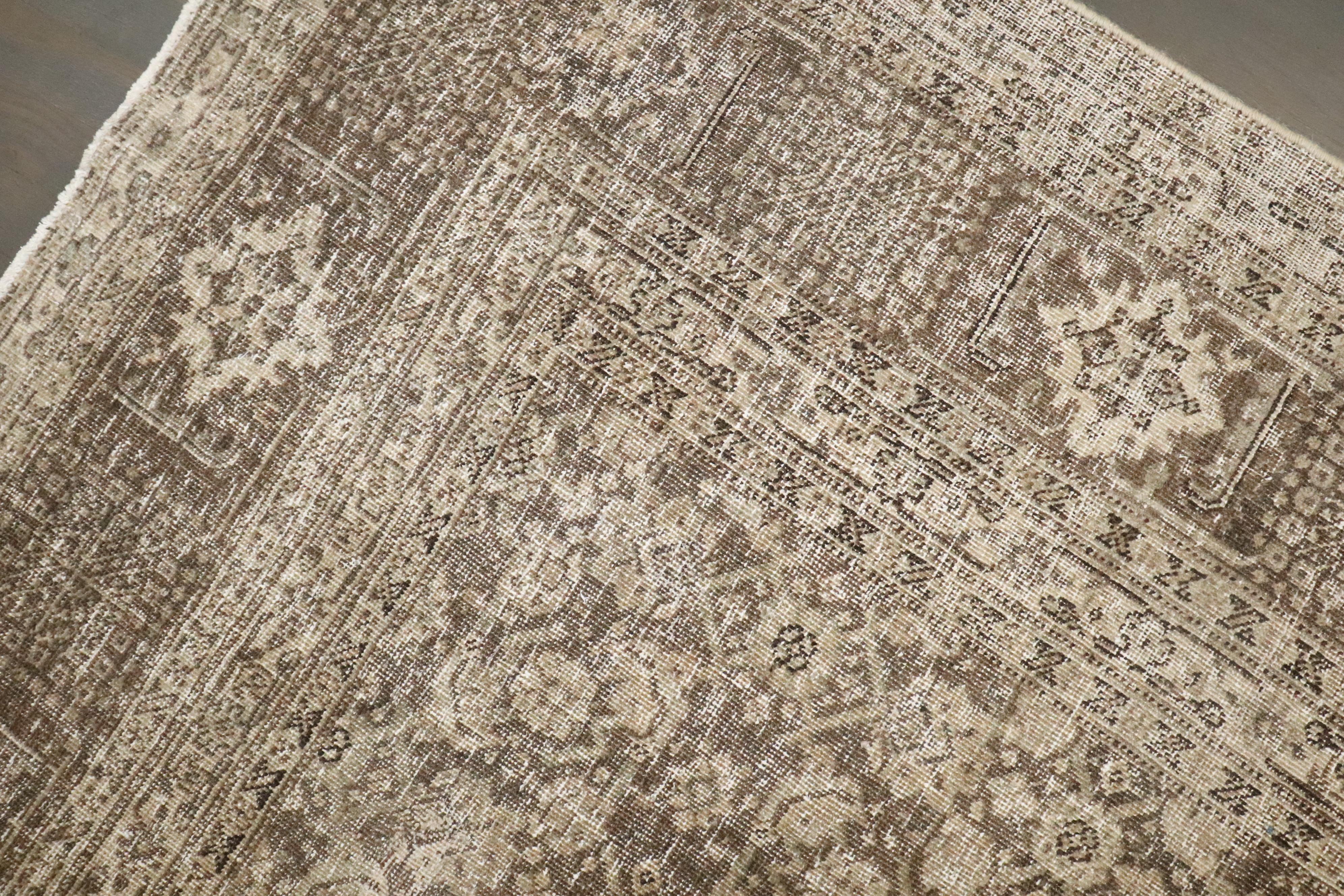 Tappeto Zabihi Collection Antique Brown Persian Tabriz Worn In condizioni discrete in vendita a New York, NY