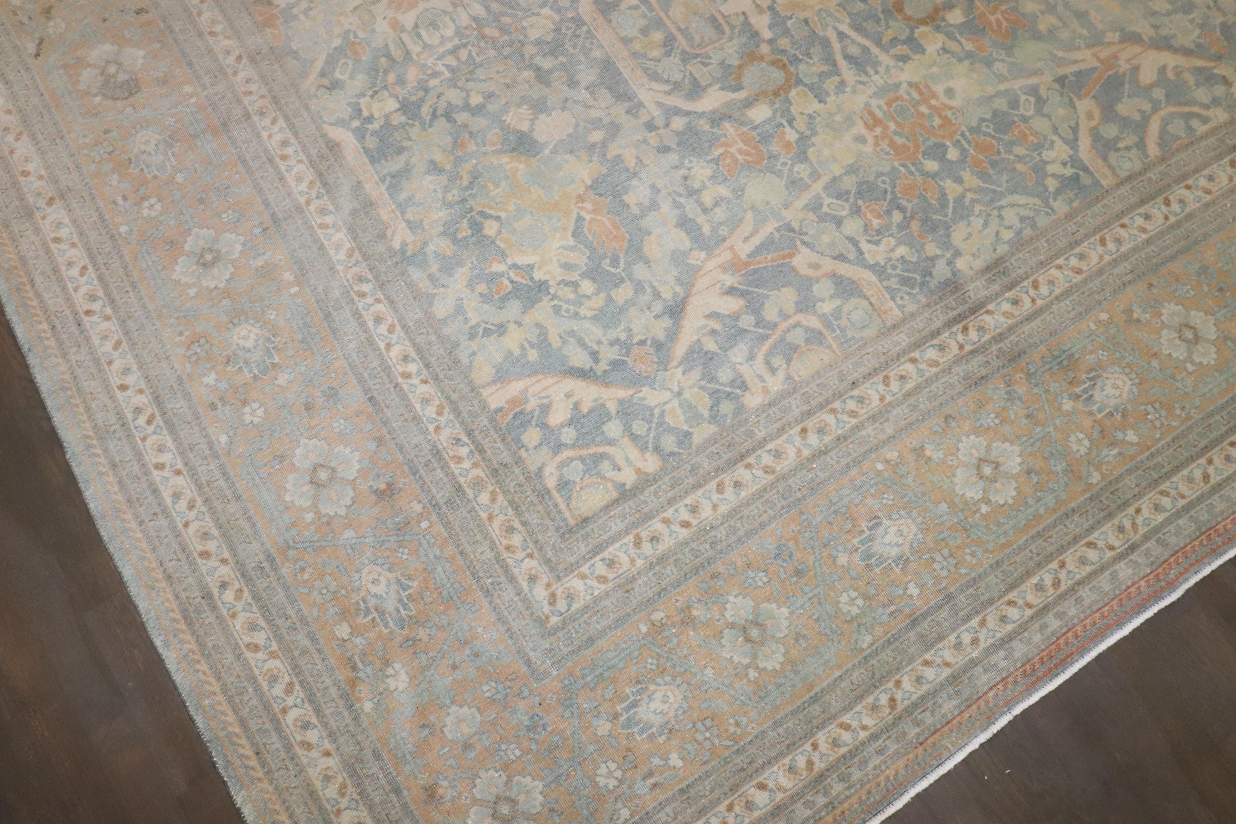 Tappeto Tabriz persiano Zabihi Collection Antique Brown Soft Blue In condizioni buone in vendita a New York, NY