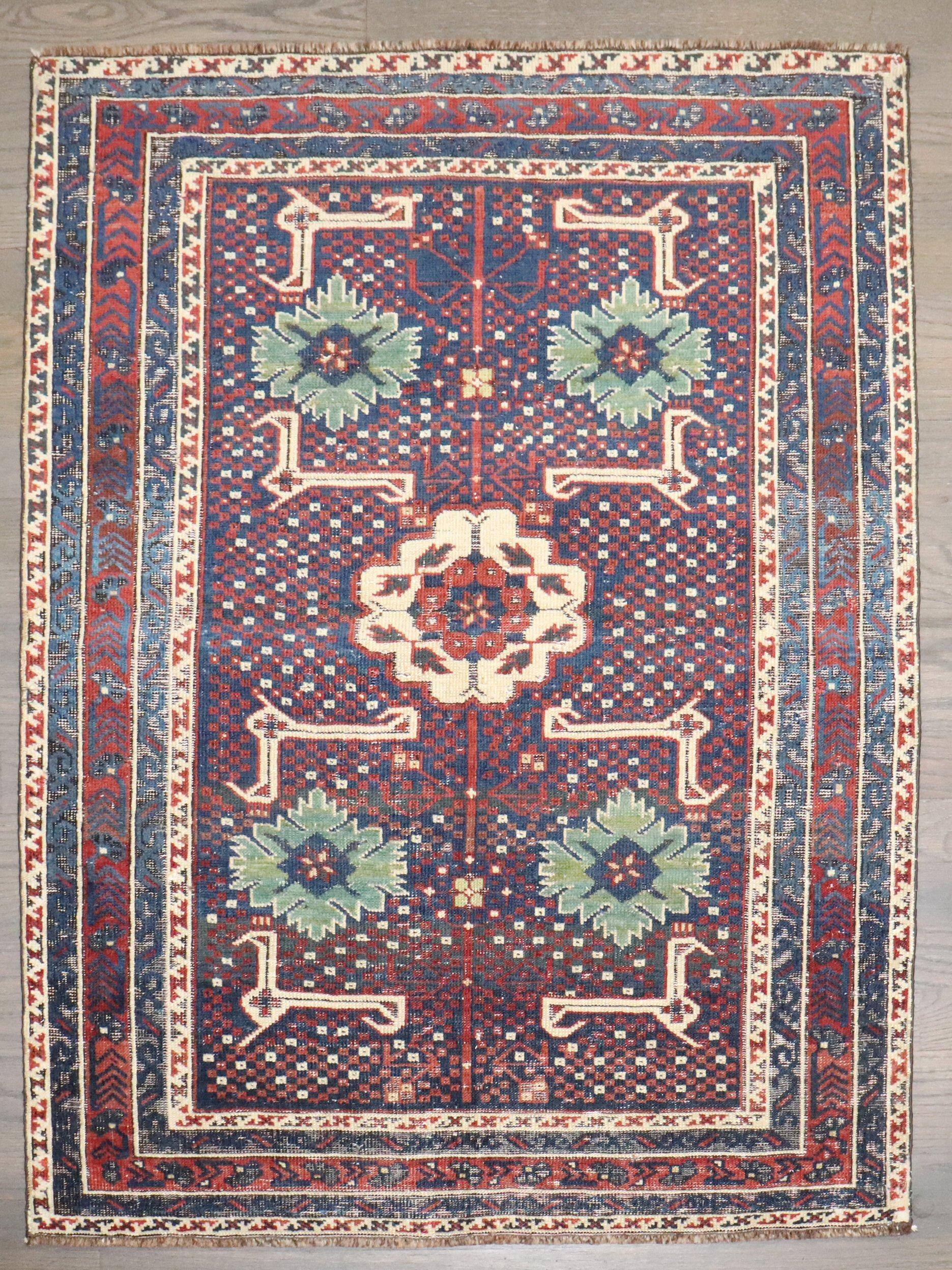 un tappeto caucasico Baku Small quadrato del XIX secolo

Dettagli
rug no.	j4676
dimensione	2' 10