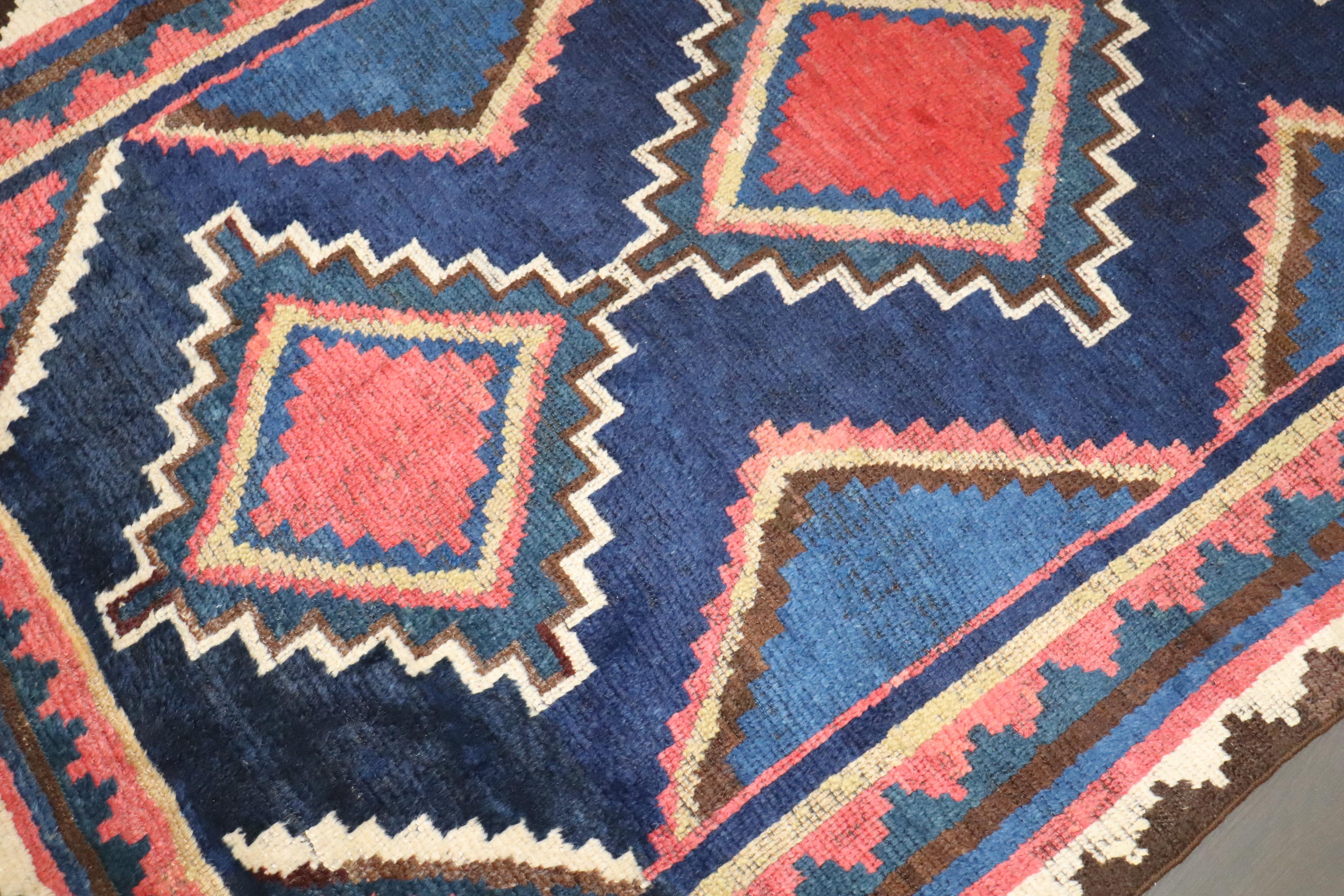 Antiker geometrischer persischer Gabbeh-Teppich der Zabihi-Kollektion (Stammeskunst) im Angebot