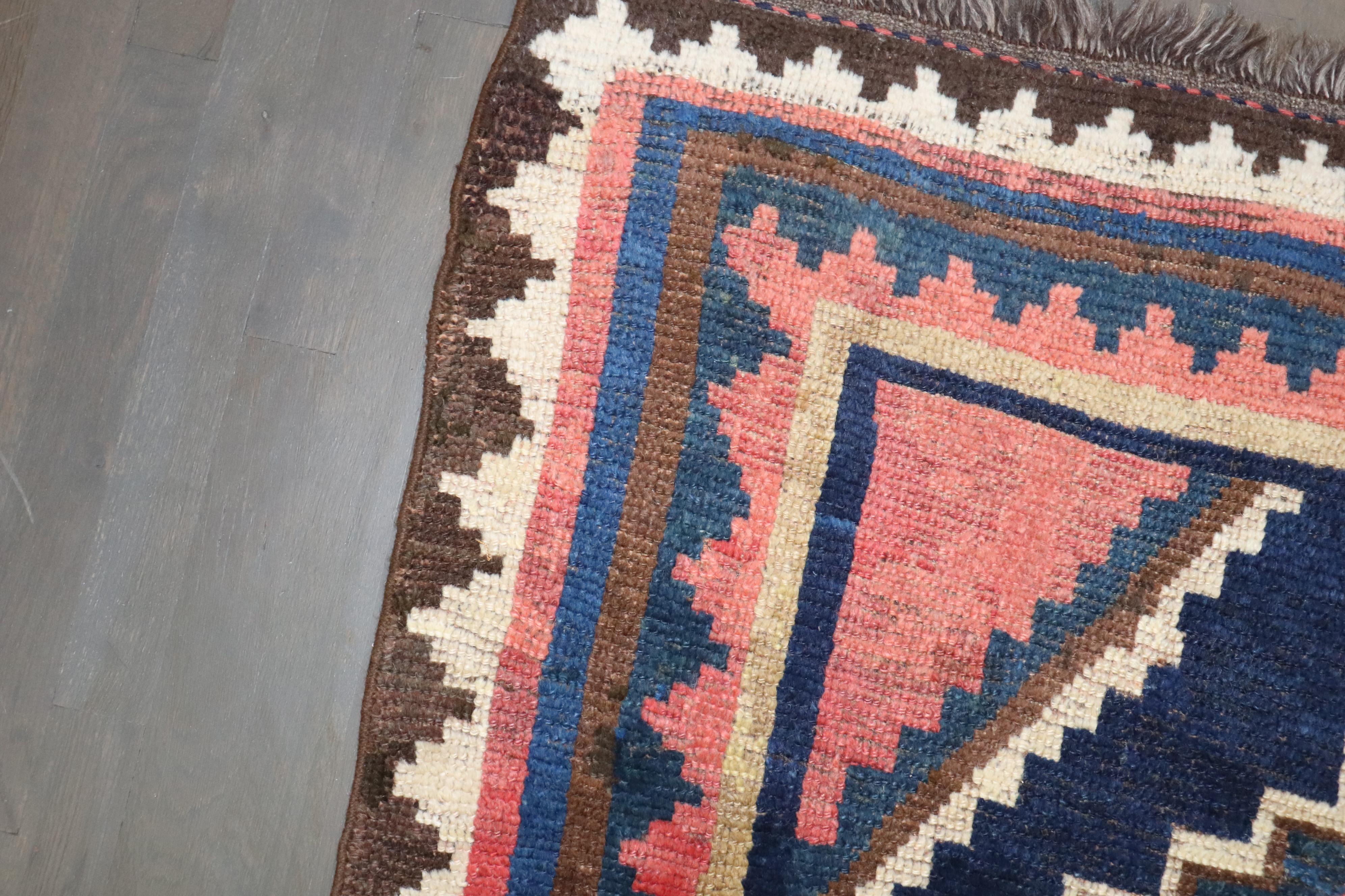 Antiker geometrischer persischer Gabbeh-Teppich der Zabihi-Kollektion im Zustand „Gut“ im Angebot in New York, NY
