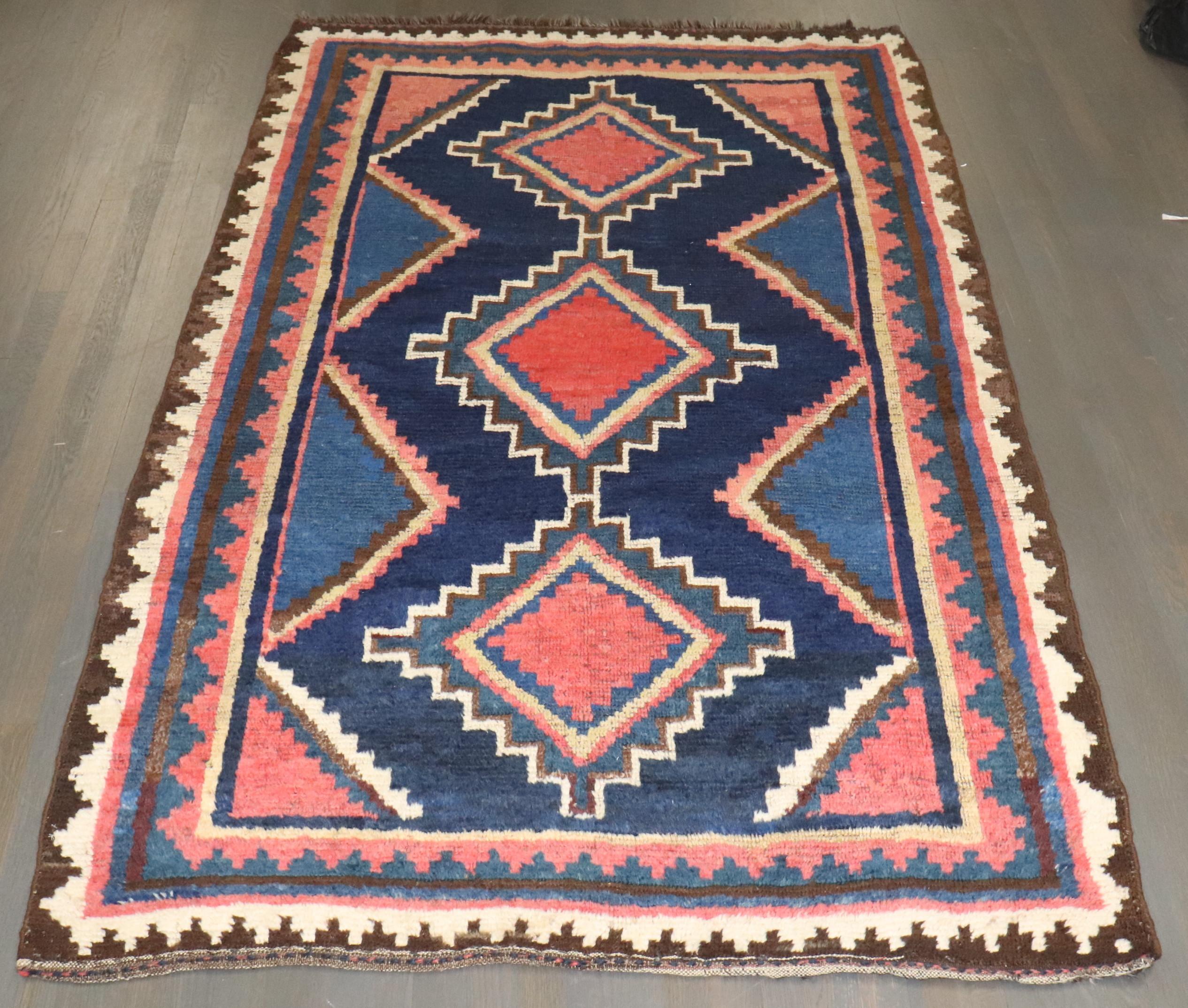 Antiker geometrischer persischer Gabbeh-Teppich der Zabihi-Kollektion im Angebot 1