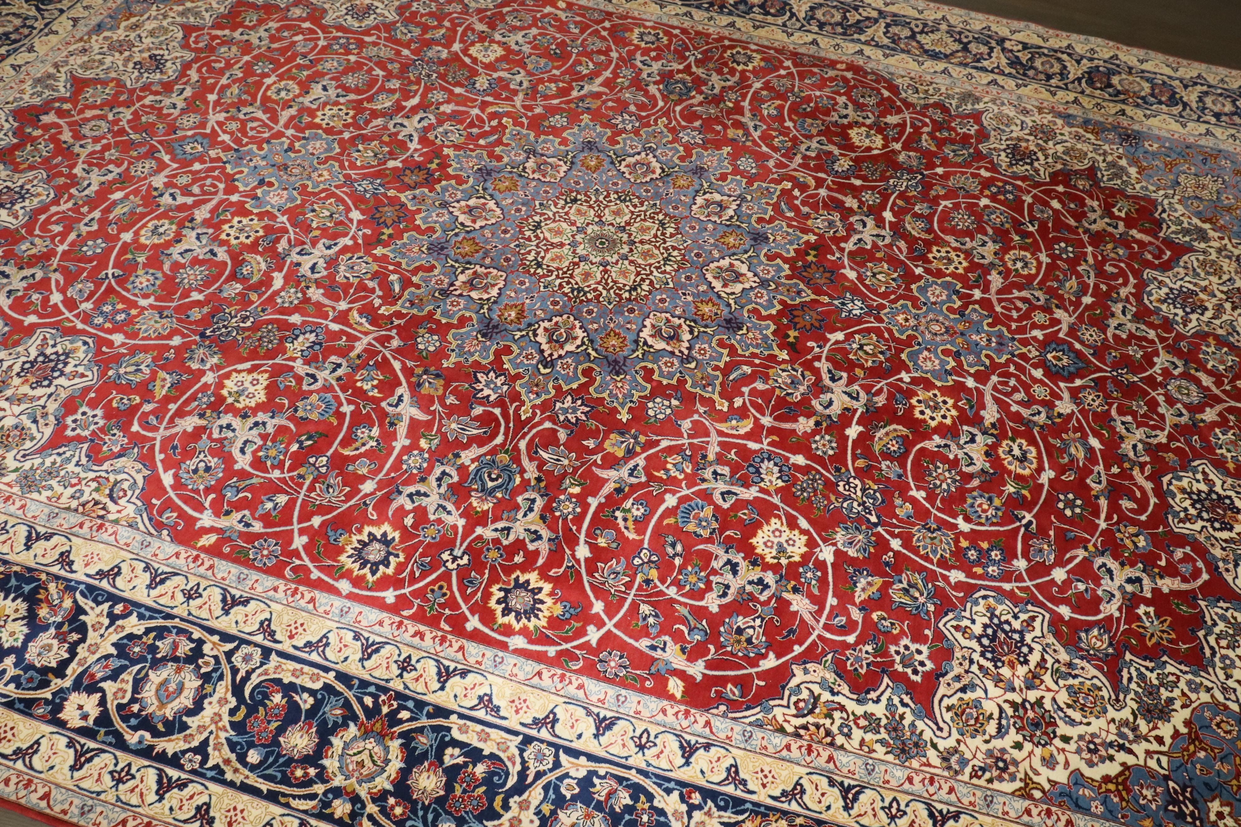Islamique Zabihi Collection Antique Isfahan Abbas Tabandeh Master Weaver Tapis Superfine en vente