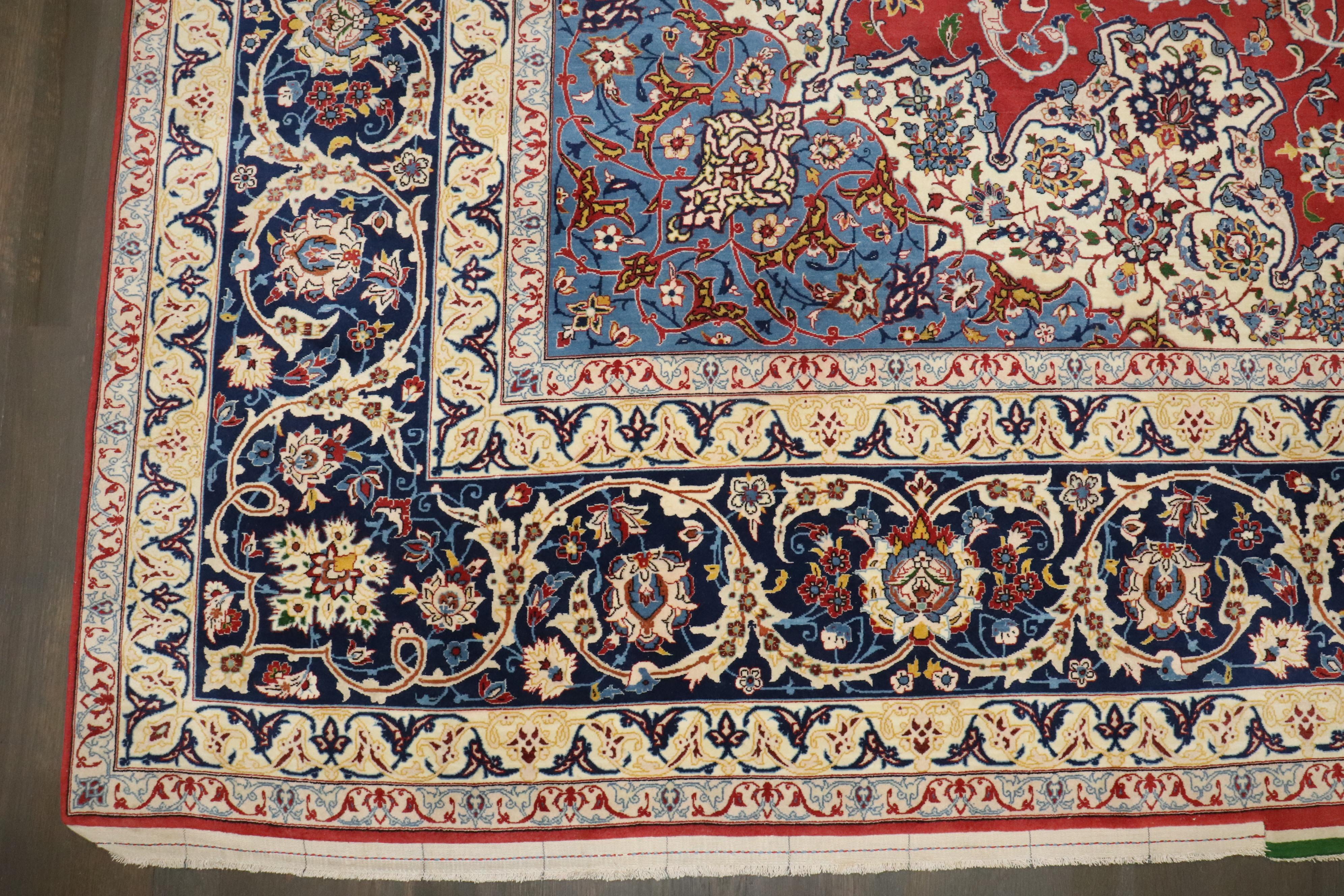 Perse Zabihi Collection Antique Isfahan Abbas Tabandeh Master Weaver Tapis Superfine en vente
