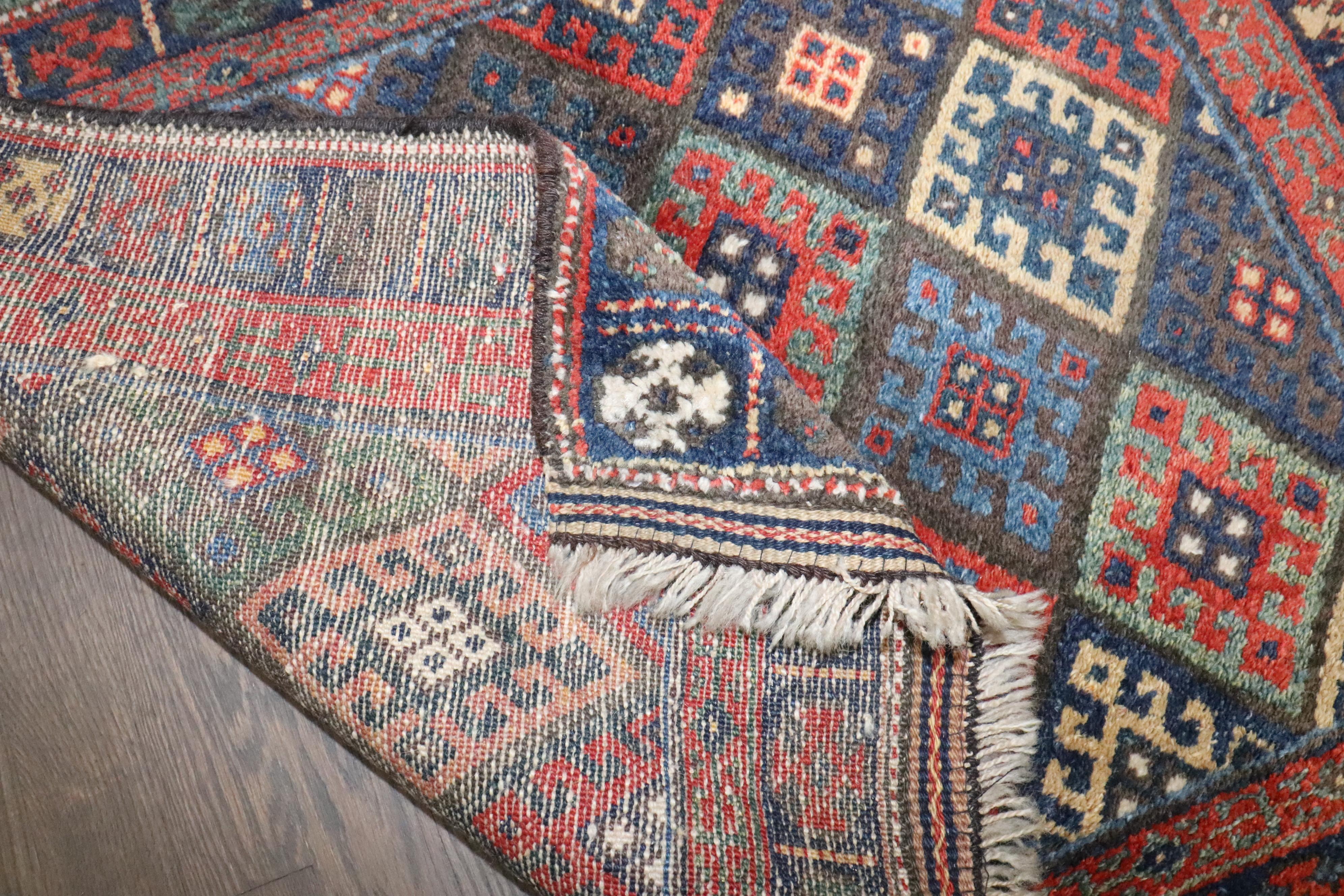 20ième siècle Tapis à facettes Jaff Kurd de la Collection Zabihi Antique en vente