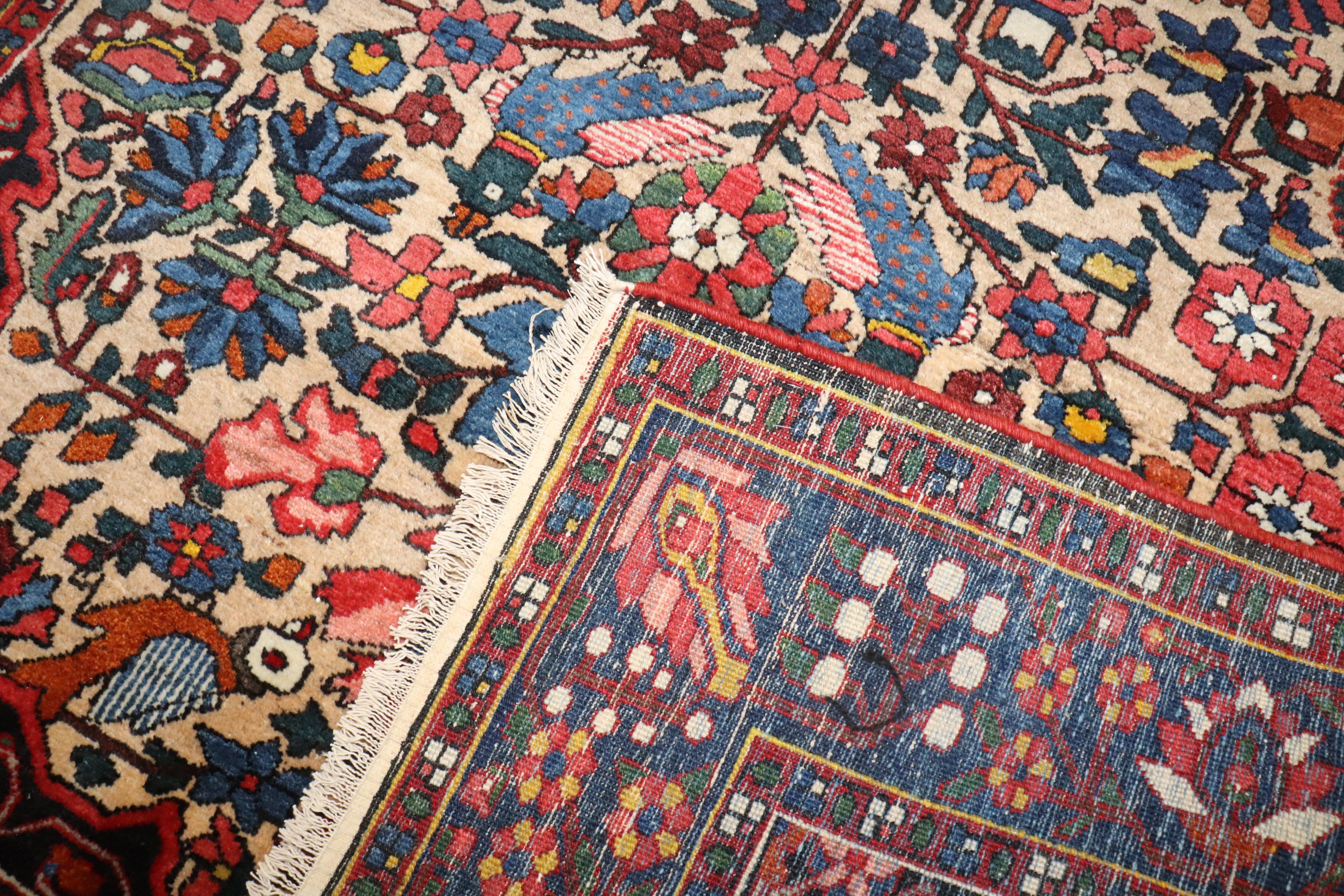 Colección Zabihi Alfombra Persa Bakhtiari Antigua Tono Joya en Bueno estado para la venta en New York, NY