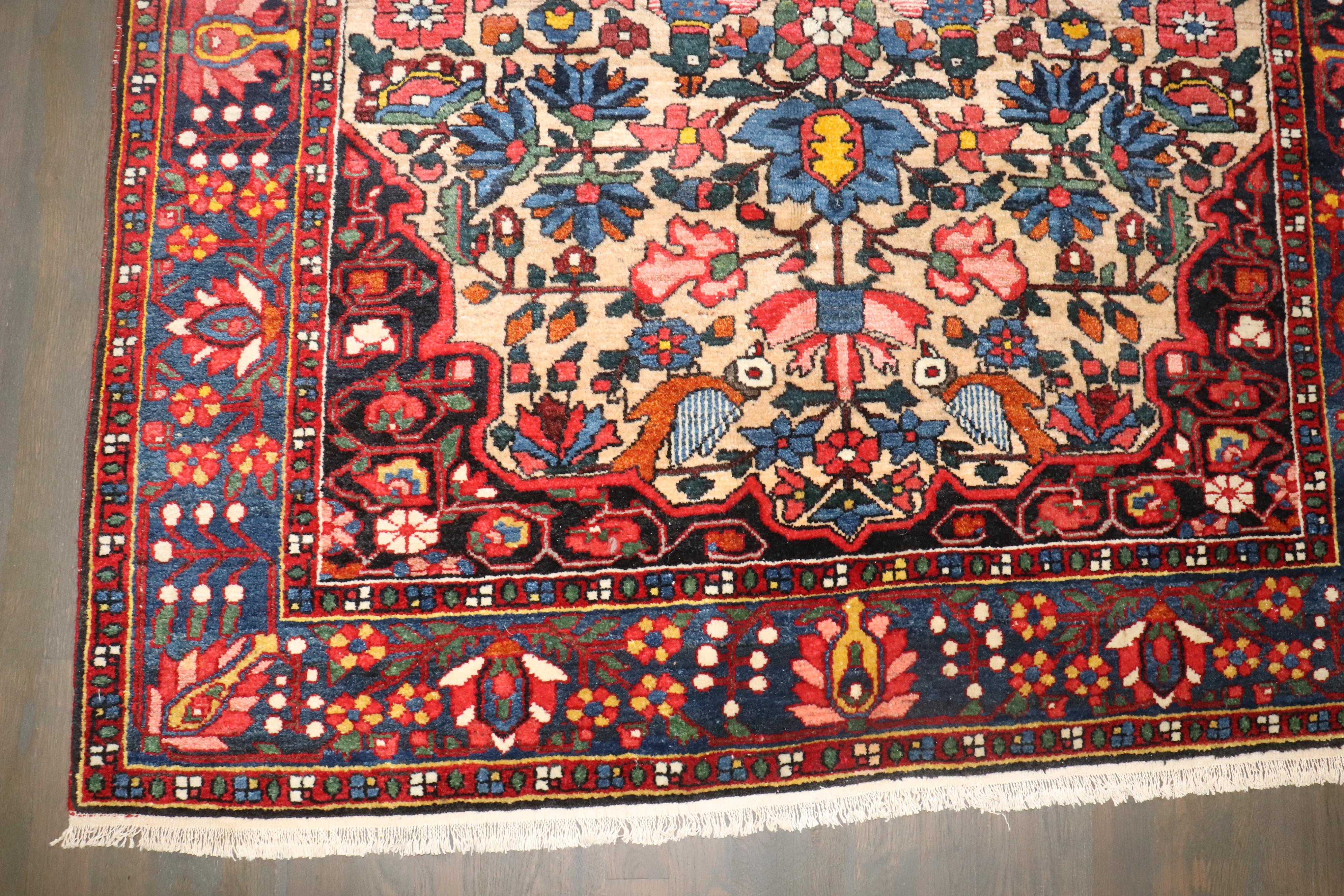 Colección Zabihi Alfombra Persa Bakhtiari Antigua Tono Joya siglo XX en venta