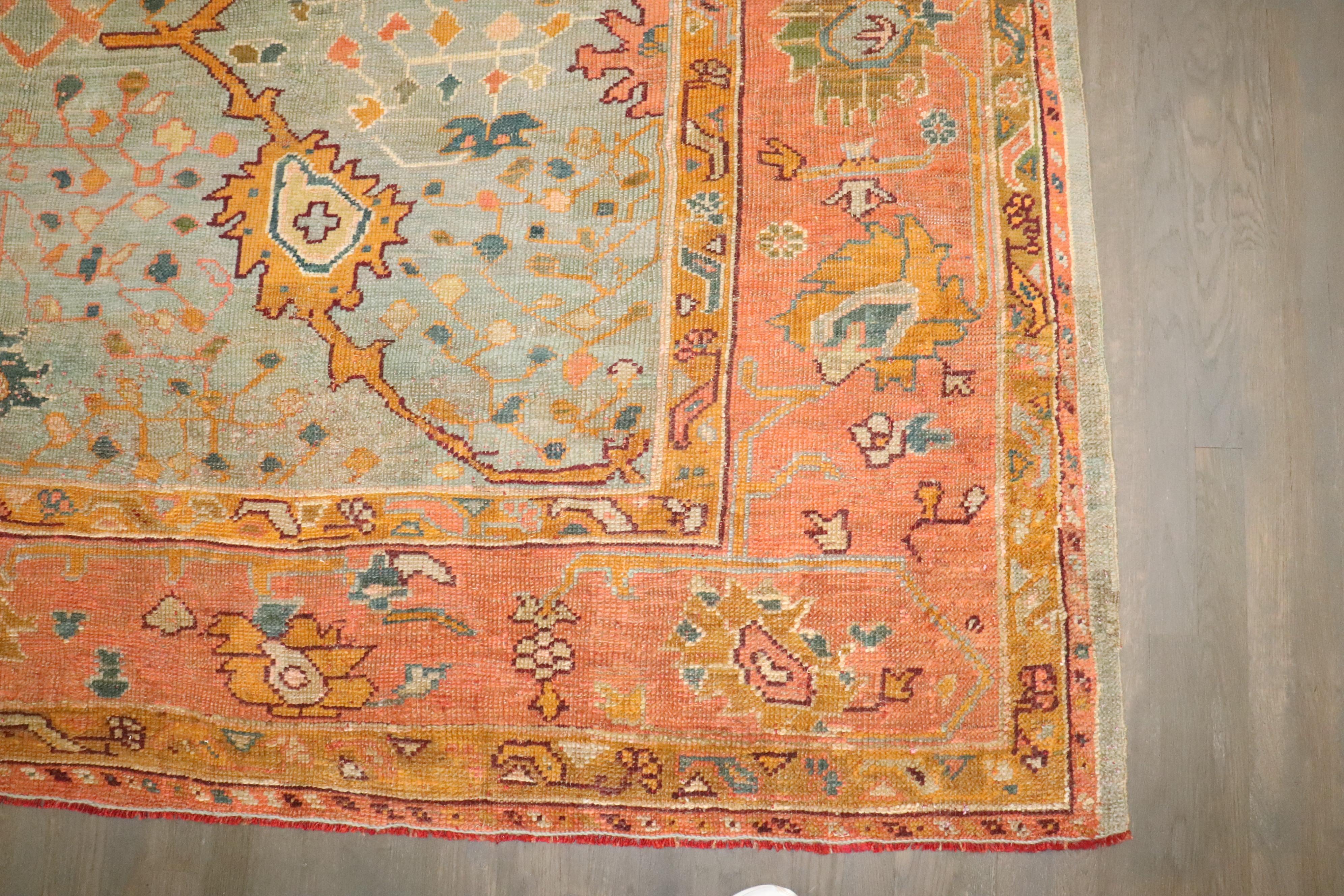 Zabihi Collection Antiker Oushak Quadratischer Teppich aus dem späten 19. im Angebot 2