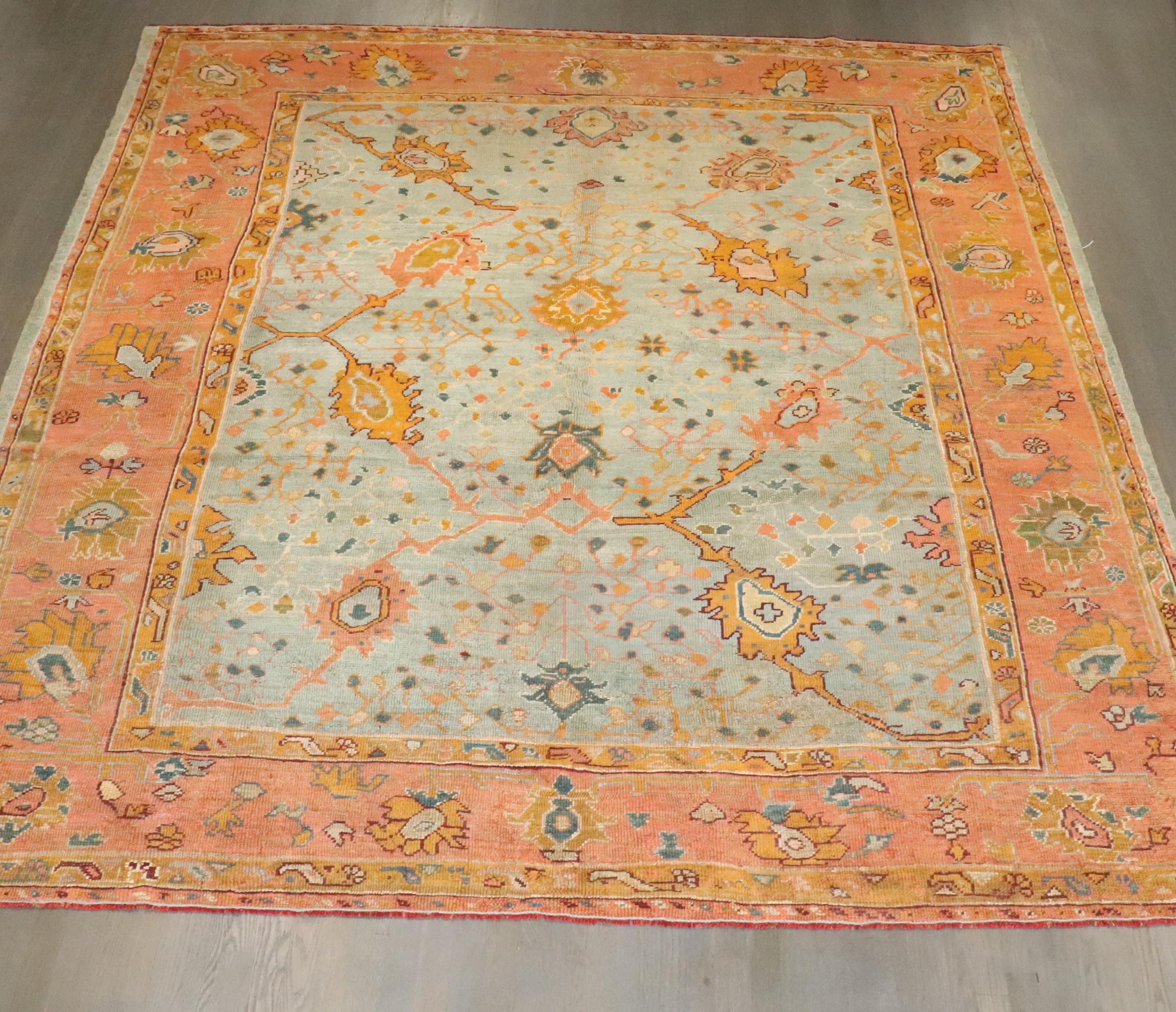 Zabihi Collection Antiker Oushak Quadratischer Teppich aus dem späten 19. im Angebot 4