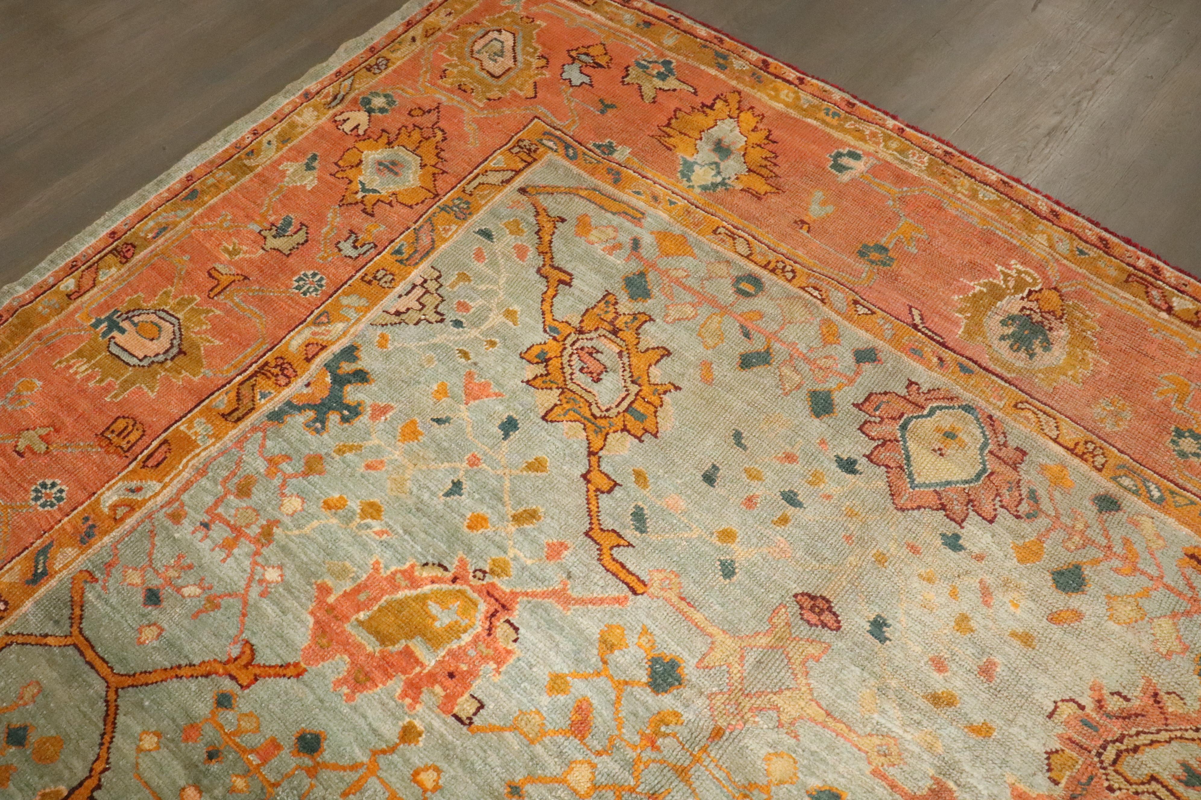 Zabihi Collection Antiker Oushak Quadratischer Teppich aus dem späten 19. (Handgewebt) im Angebot