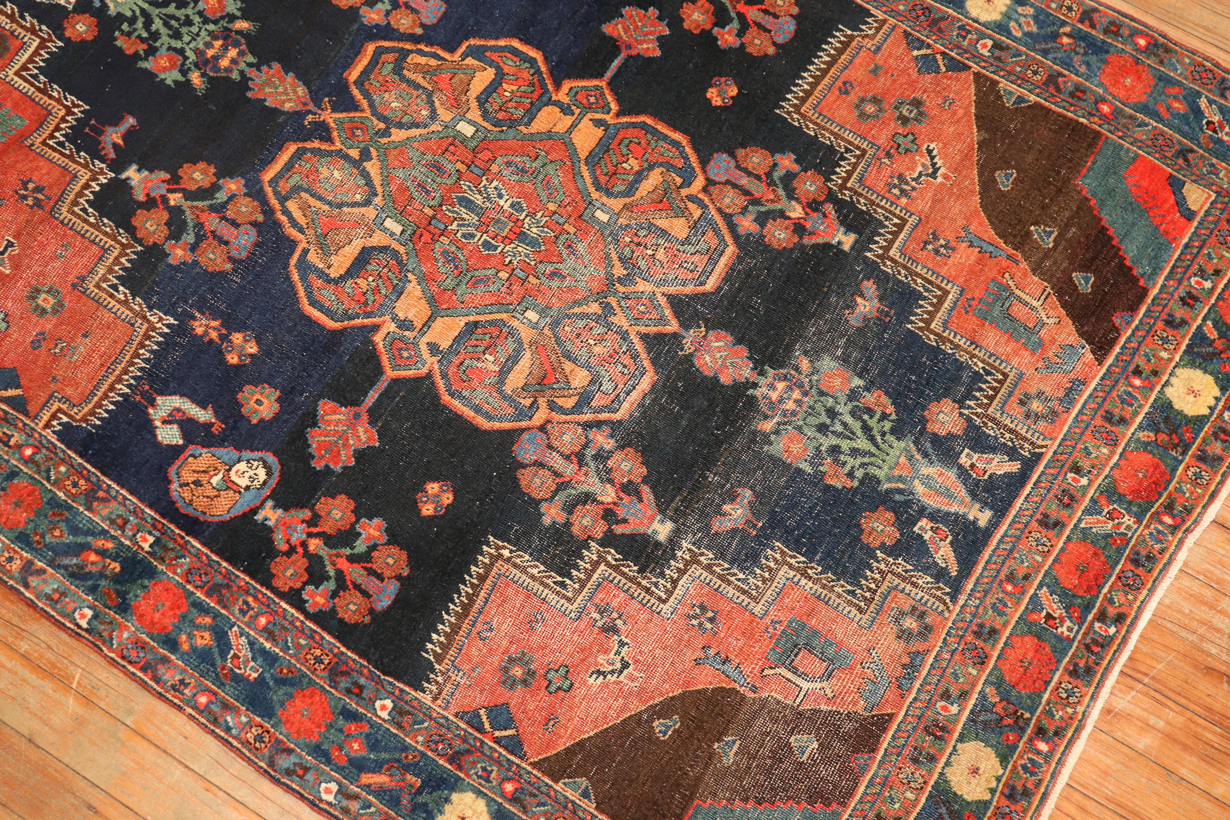 Zabihi Kollektion Antiker persischer Afshar Quadratischer Afshar-Teppich mit Schachtel (Amerikanische Klassik) im Angebot