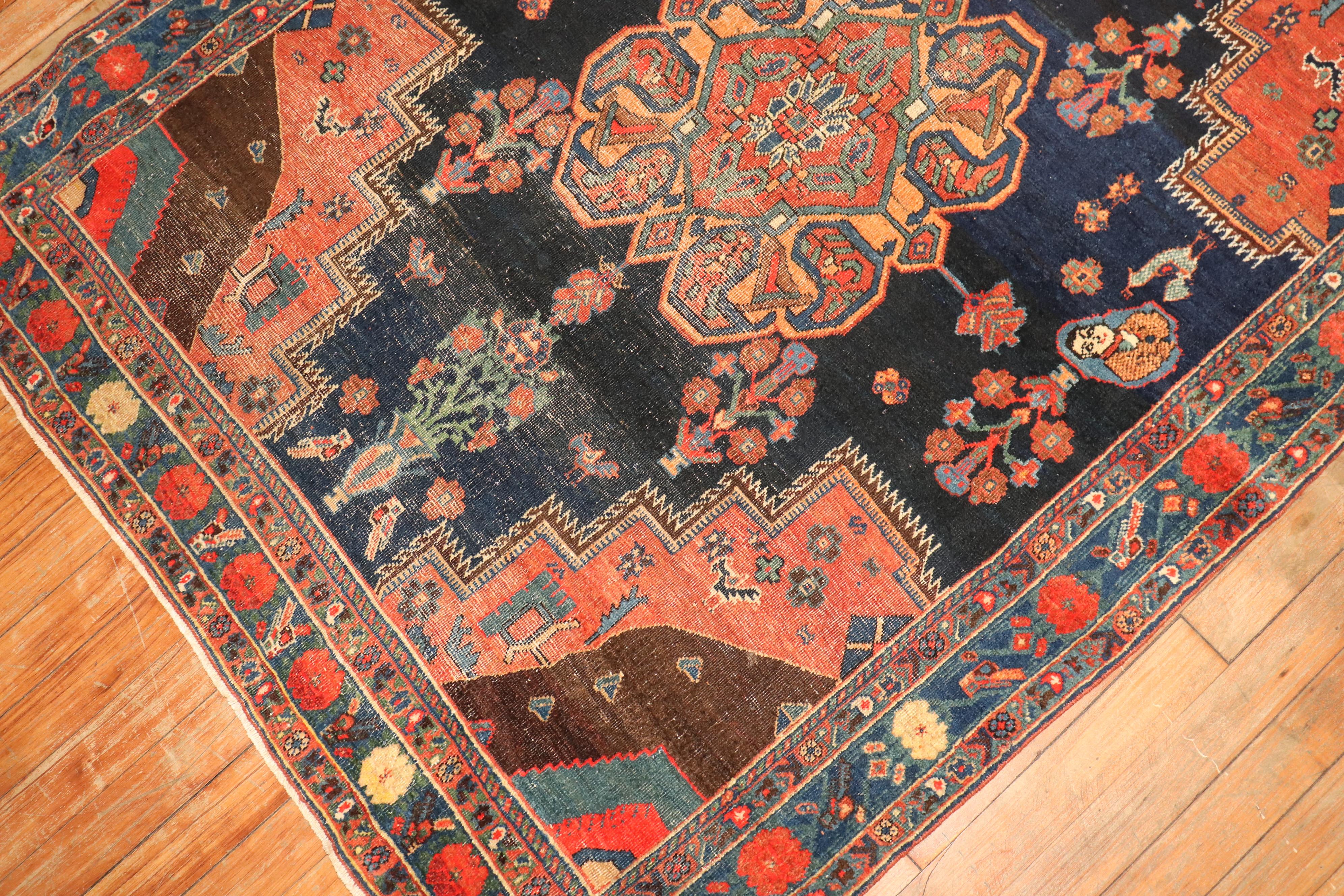 Zabihi Kollektion Antiker persischer Afshar Quadratischer Afshar-Teppich mit Schachtel (20. Jahrhundert) im Angebot