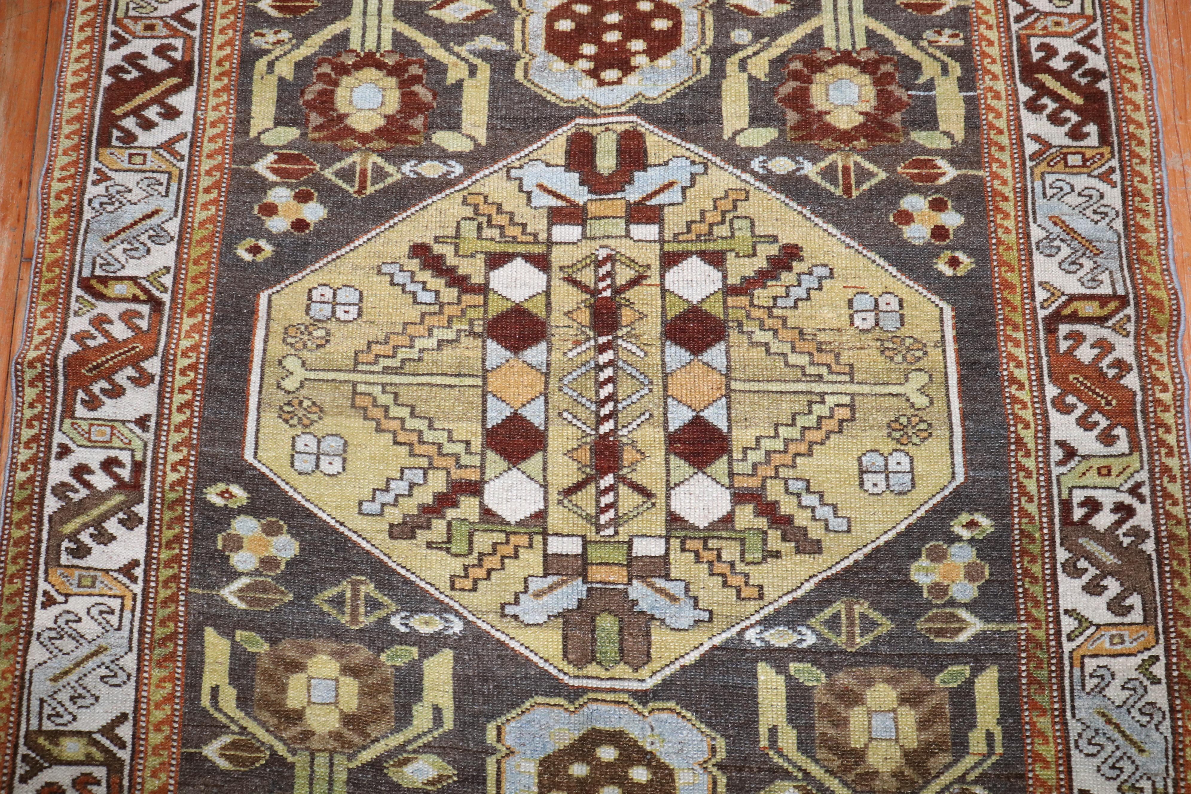 1930s Persian Bakhtiari scatter Size rug
rug no. j3248
Size 3' 9