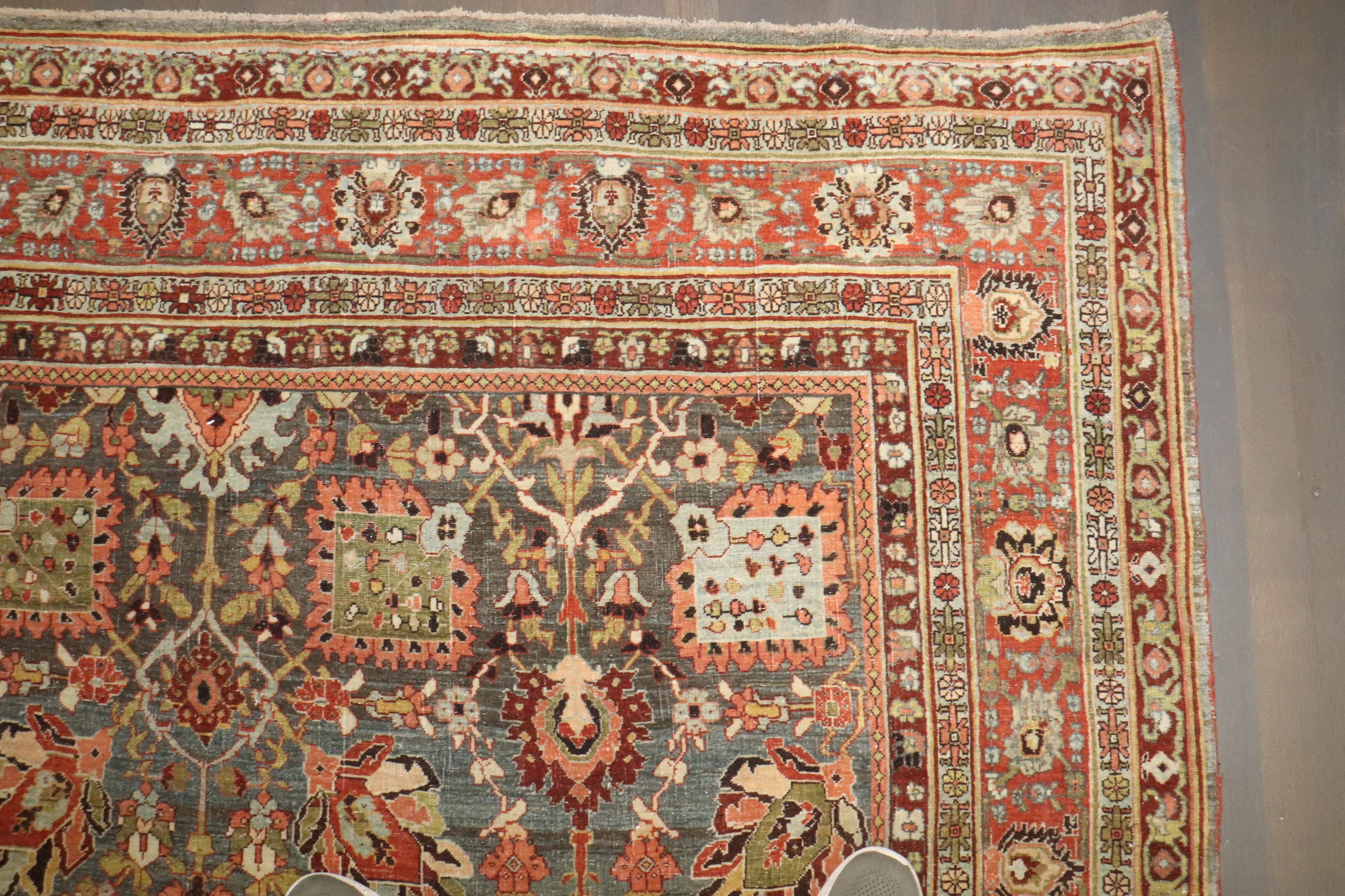 Classique américain Zabihi Collection Antique Persian Bidjar Carpet en vente