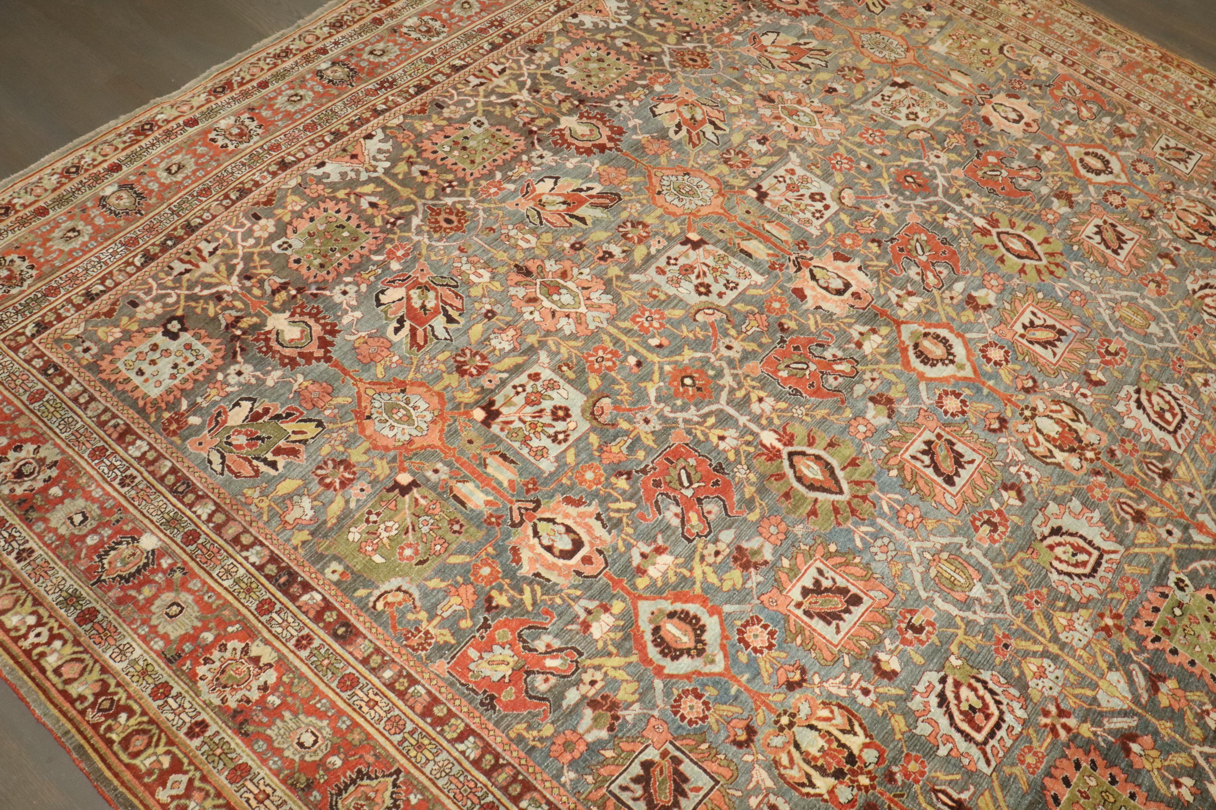Perse Zabihi Collection Antique Persian Bidjar Carpet en vente