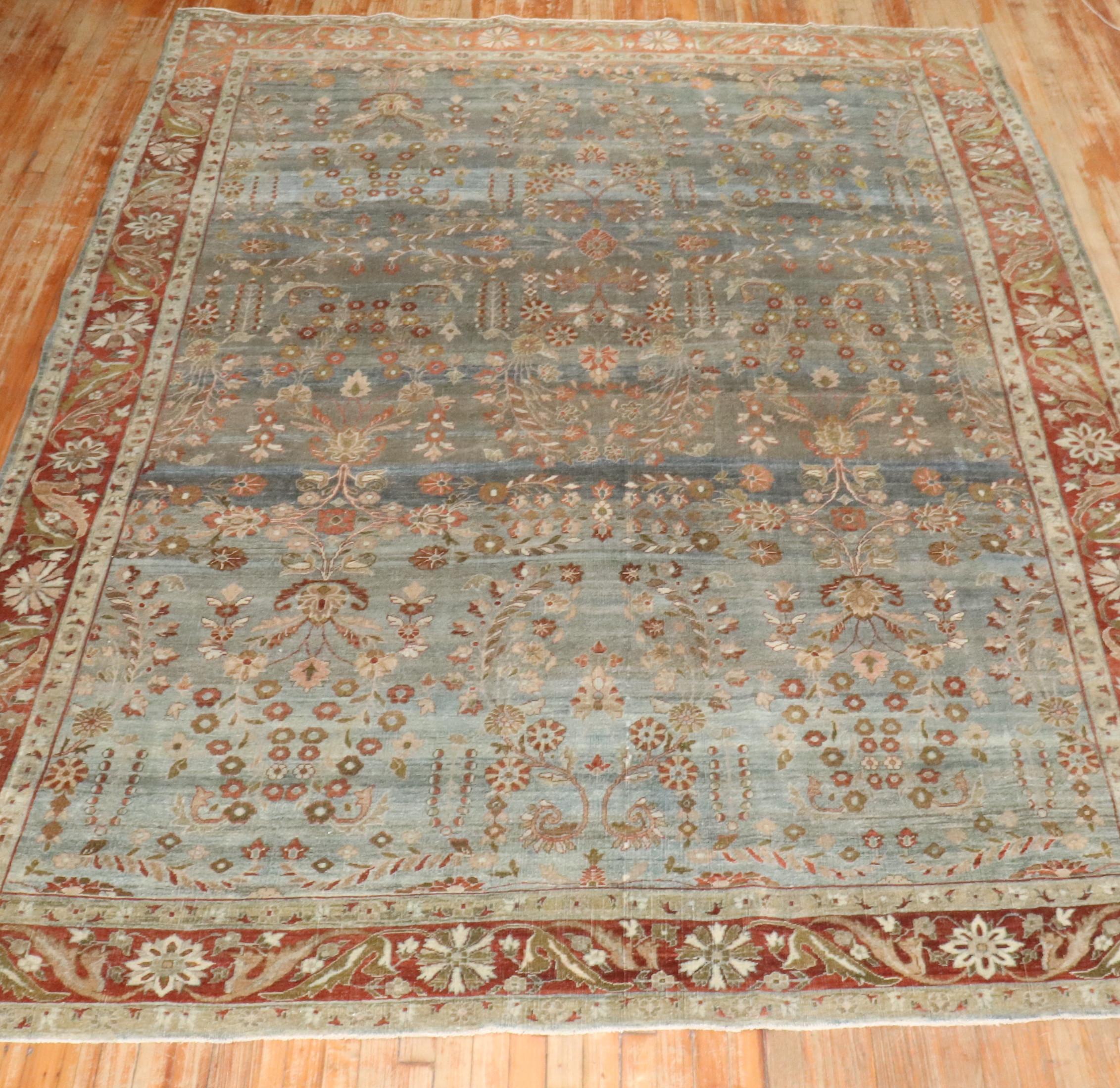 Perse The Collective Antiquities Persian Bidjar Floral Room Rug (tapis de chambre) en vente