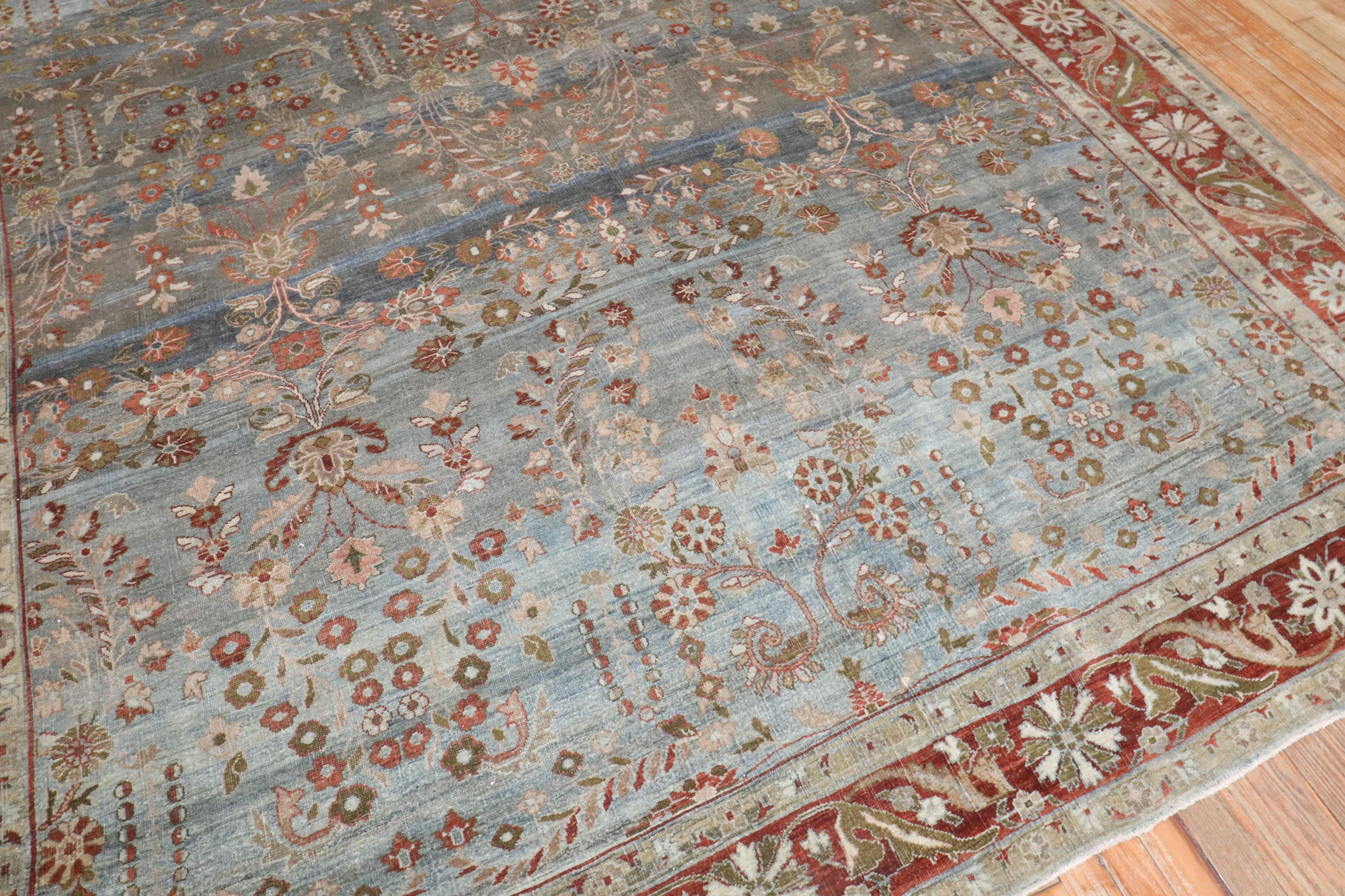 Noué à la main The Collective Antiquities Persian Bidjar Floral Room Rug (tapis de chambre) en vente
