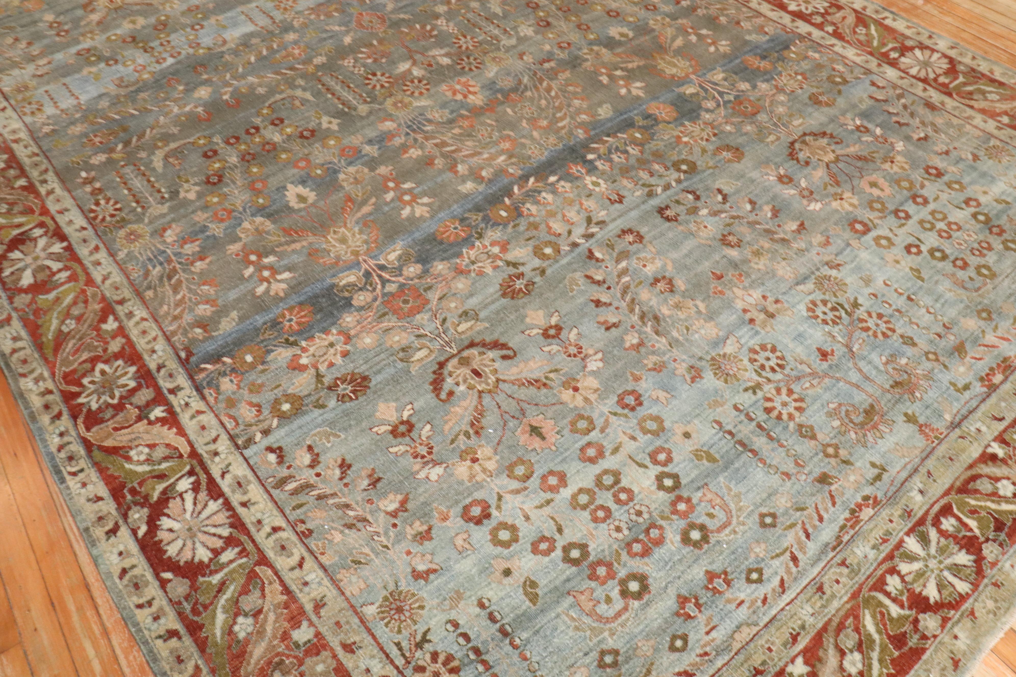 Laine The Collective Antiquities Persian Bidjar Floral Room Rug (tapis de chambre) en vente