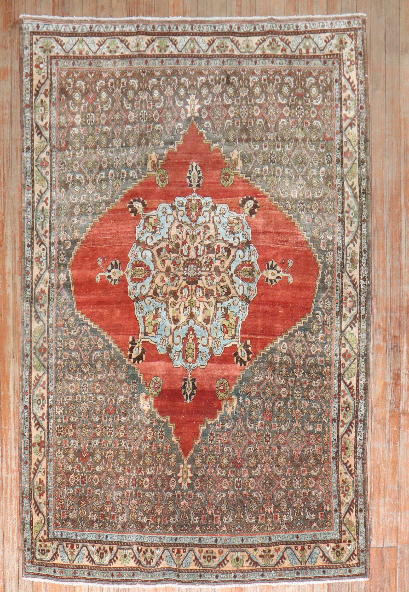 un tappeto d'accento persiano Bidjar Iron Fist dei primi del Novecento

Dettagli
rug no.	j3283
dimensione	4' 8