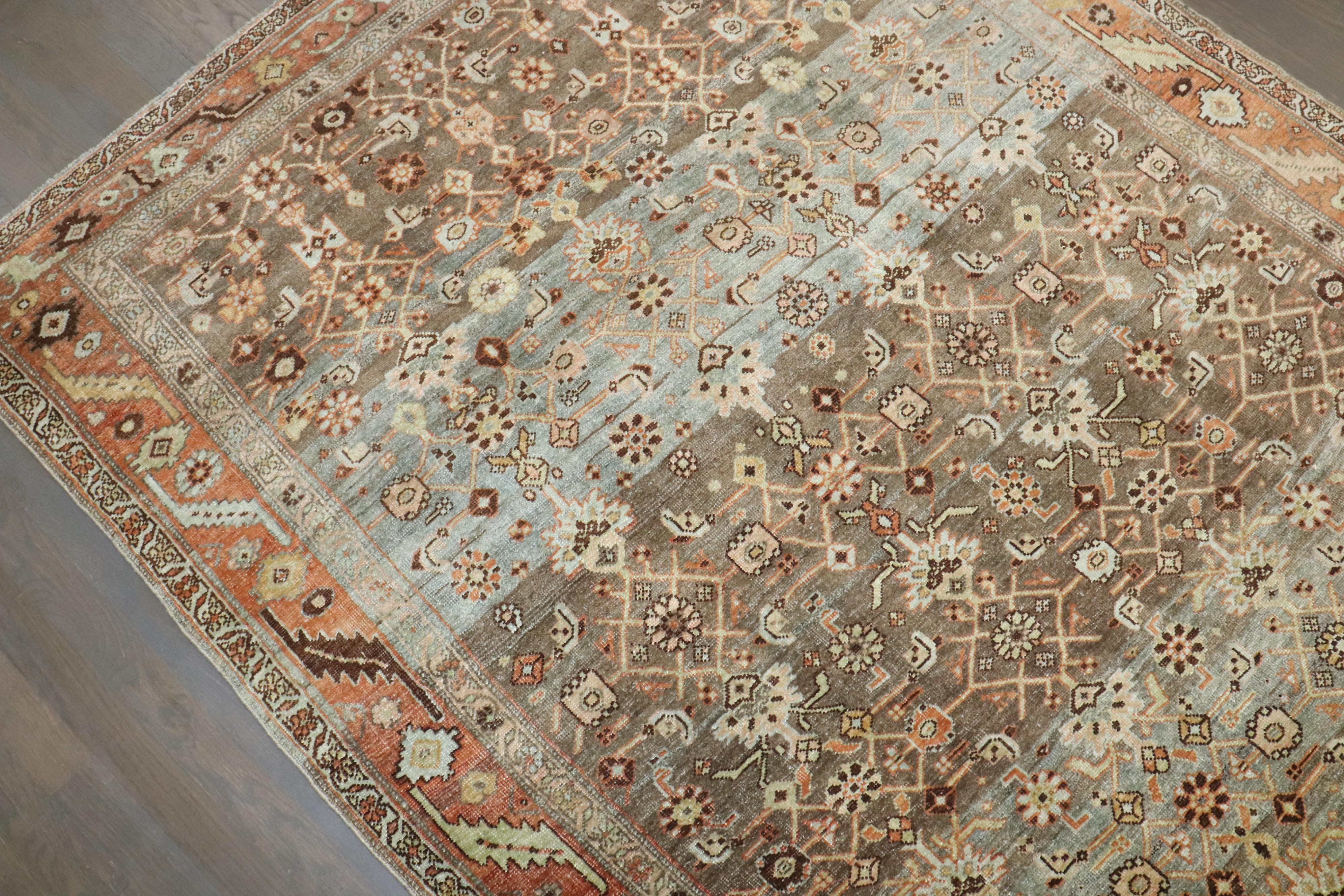 Un étrange tapis persan Bidjar de grande taille datant du début du 20e siècle

Détails
rug no.	j4465
taille	4' 8