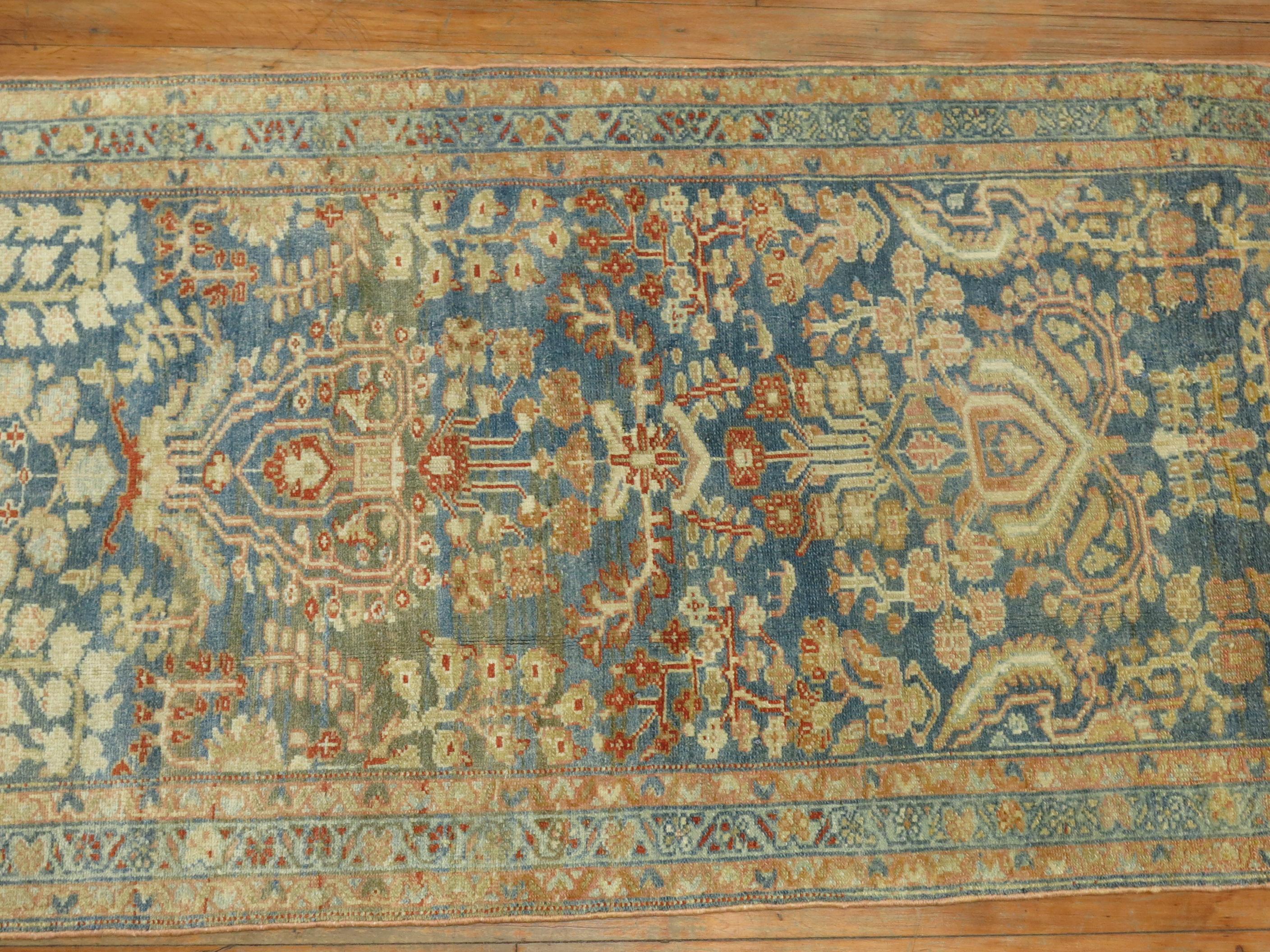 XX secolo Runner Zabihi Collection'S blu persiano antico salmone in vendita