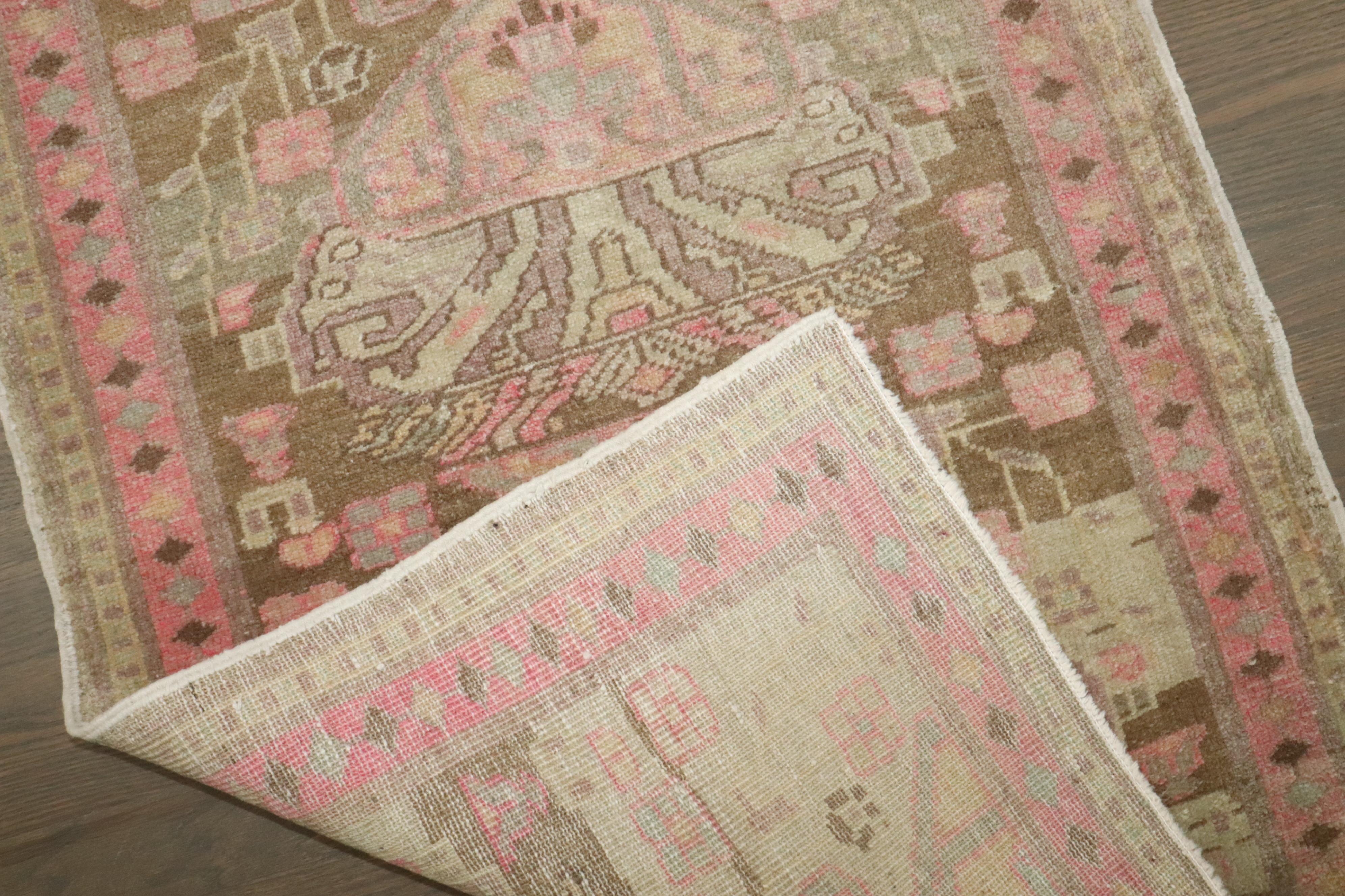 Lana Tappeto Zabihi Collection'S antico persiano marrone rosa piccolo in vendita
