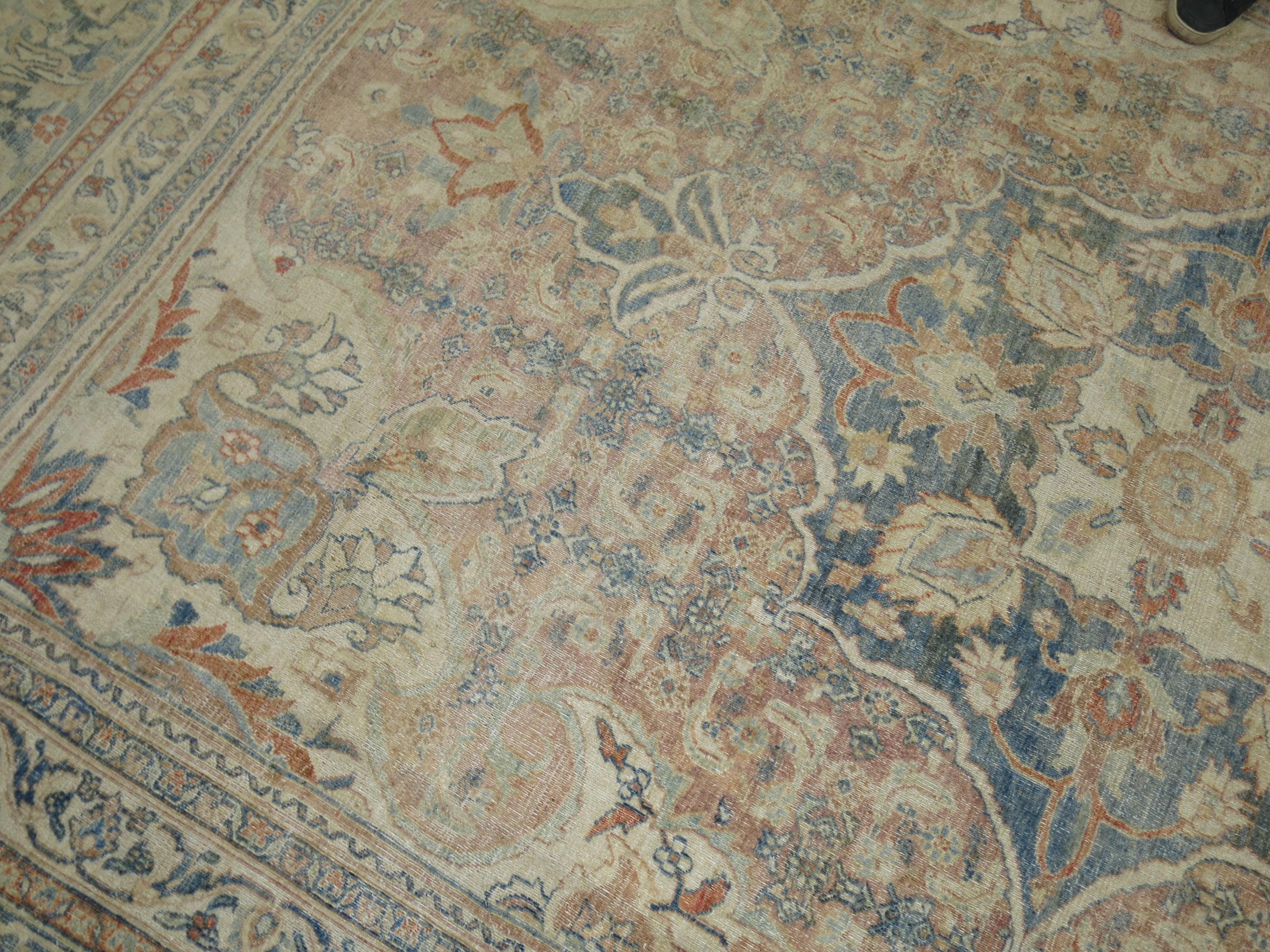 Zabihi Collection Antiker persischer Doroksh-Teppich (Persisch) im Angebot